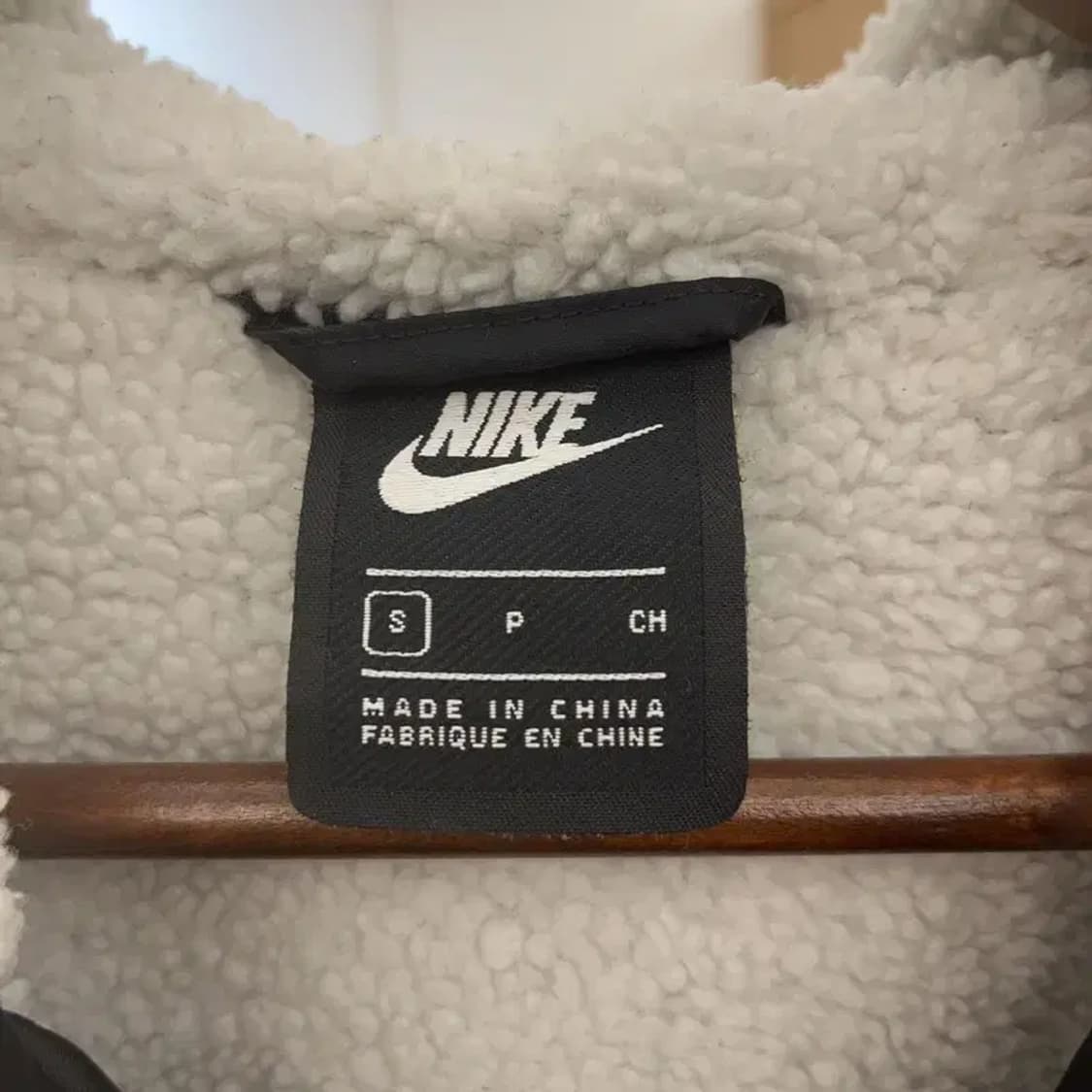 나이키 올드스쿨 스트링 슬림핏 양털 패딩 S C06850 상품이미지5