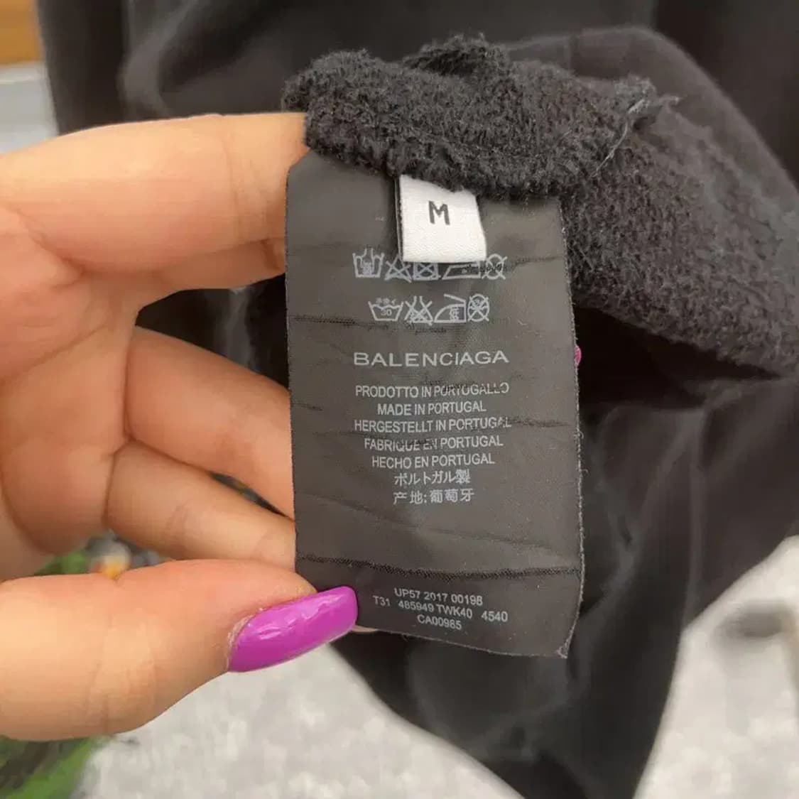 발렌시아가 모던룩 웨이브로고 후드티 M C07010 상품이미지6