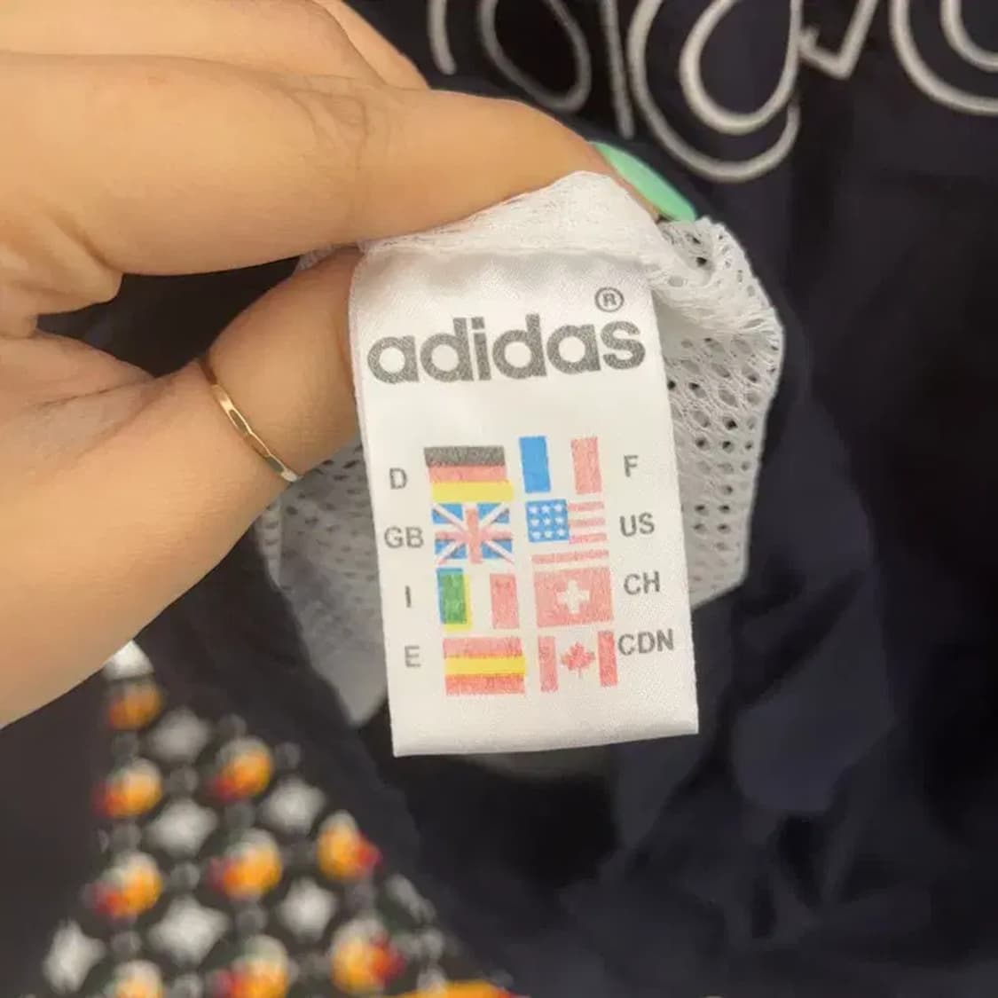 아디다스 올드스쿨 백로고 사이드라인 바람막이 자켓 M C07079 상품이미지6