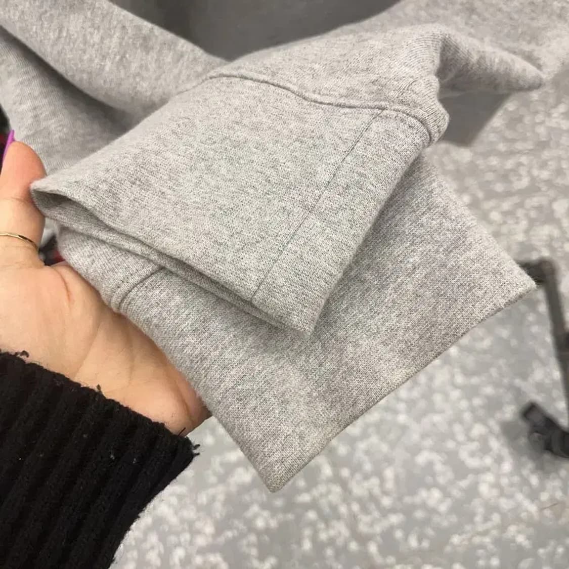 아크네스튜디오 LIP 키치 프린팅 맨투맨 M C07122 상품이미지7