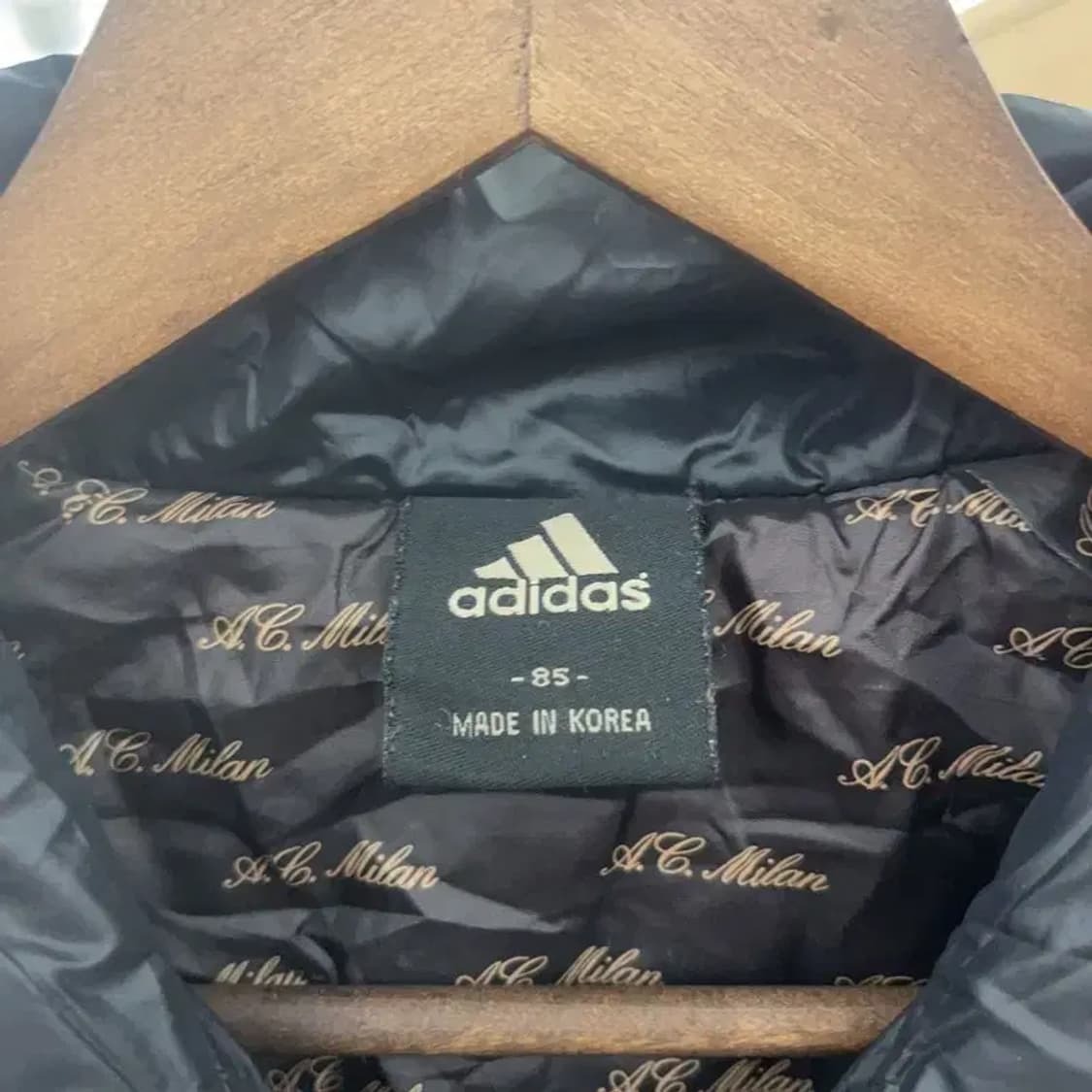 아디다스 올드스쿨 AC 밀란 미드 필 경량 패딩 자켓 85 C07214 상품이미지5