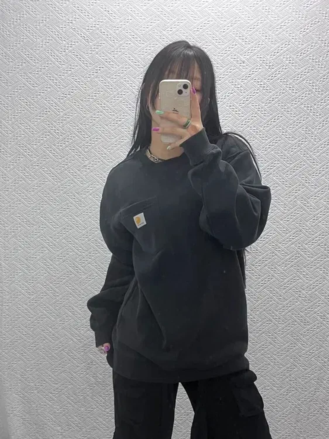 칼하트 베이직 모던 오버핏 포켓로고 디테일 맨투맨 M C07371 상품이미지2