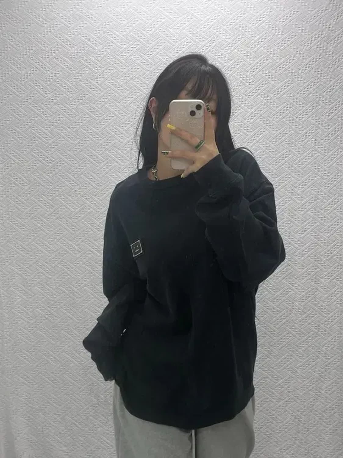 아크네스튜디오 키치 메탈 페이스 로고 맨투맨 M C07525 상품이미지1