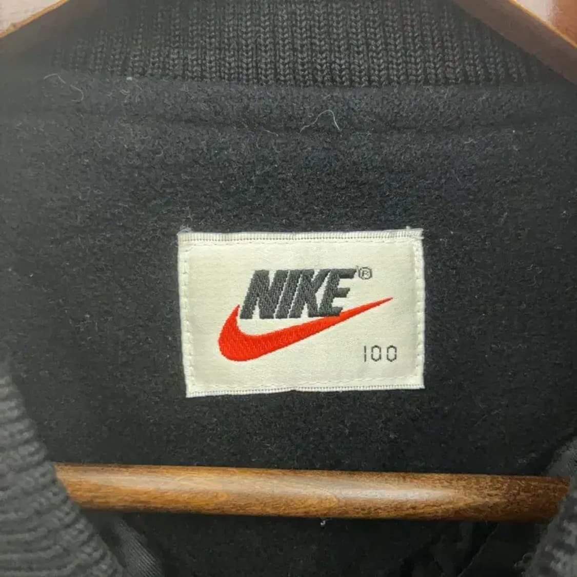 나이키 올드스쿨 90's 점프맨 레더 바시티 자켓 100 C07737 상품이미지5