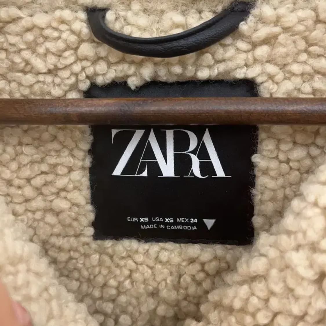 자라 모던 힙 락시크 핀터감성 양털 크롭 무스탕 자켓 XS C07856 상품이미지5