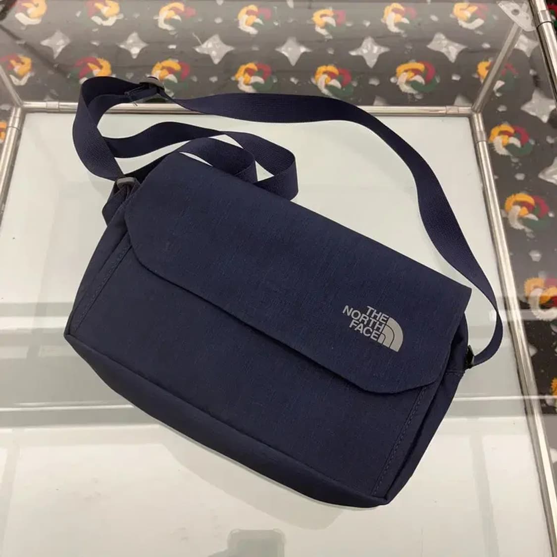 노스페이스 올드스쿨 스포티 네이비 크로스백 C07989 상품이미지3