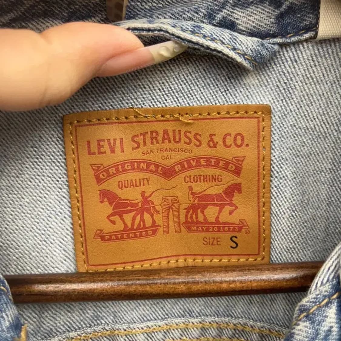 리바이스 빈티지무드 워싱 연청 데님자켓 90 C08056 상품이미지5