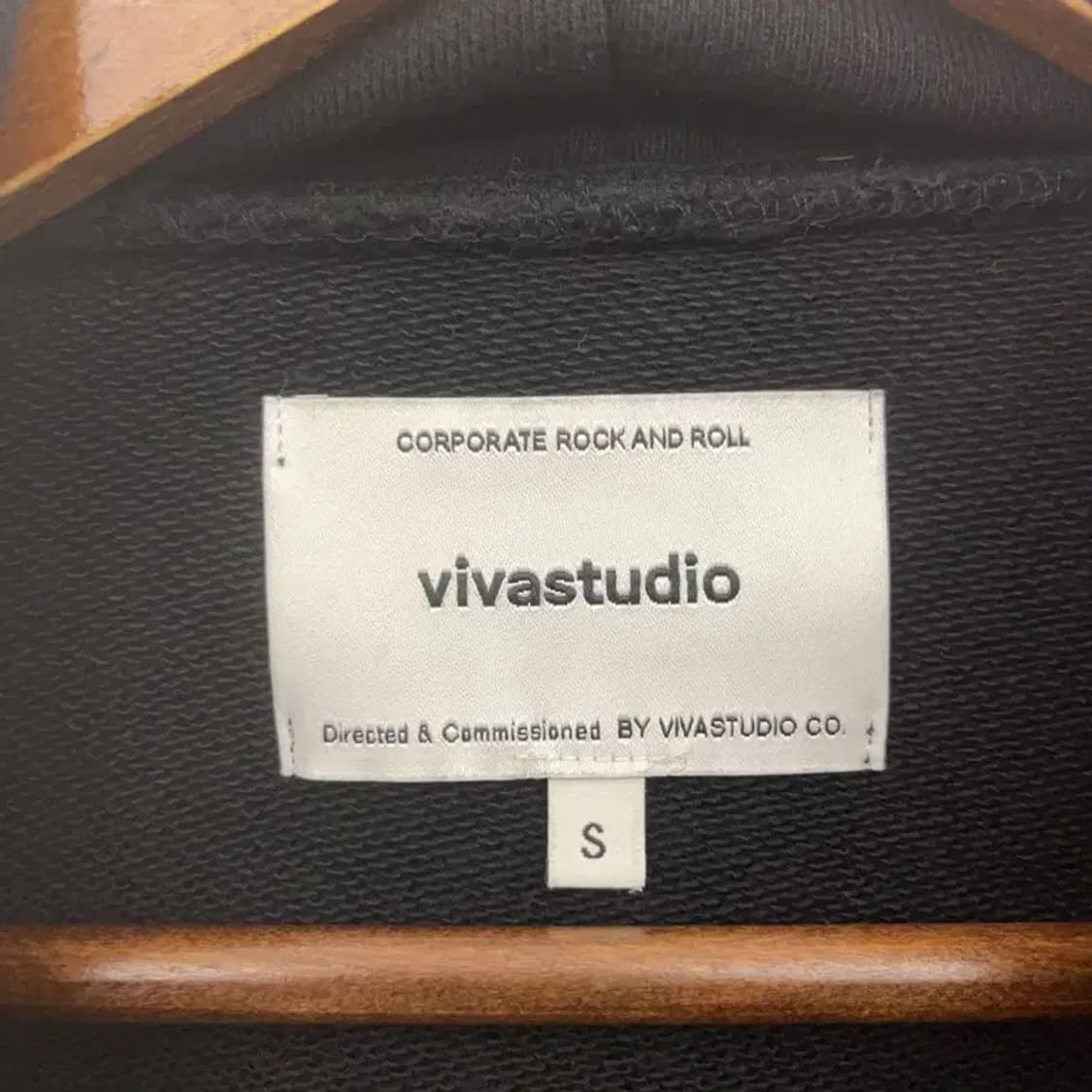 비바스튜디오 빈티지 캐주얼 프린팅로고 후드티 S C08095 상품이미지5