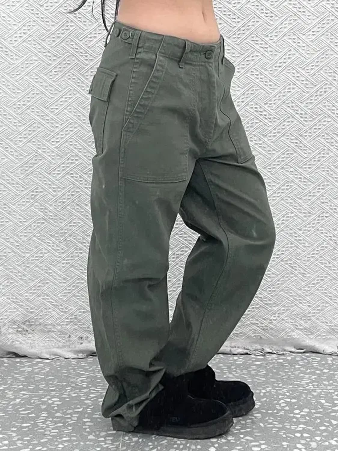 무신사스탠다드 캐주얼 비조 말차 딥카키 코튼팬츠 32인치 C08115 상품이미지1