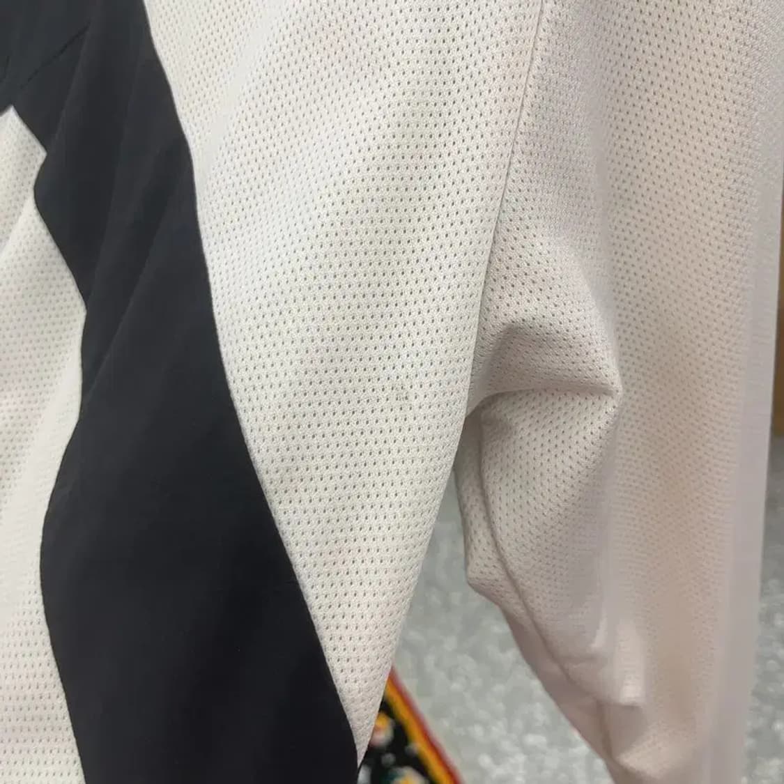 아디다스 빅삼각로고 스트릿 이큅먼트 바람막이 자켓 100 C08440 상품이미지9