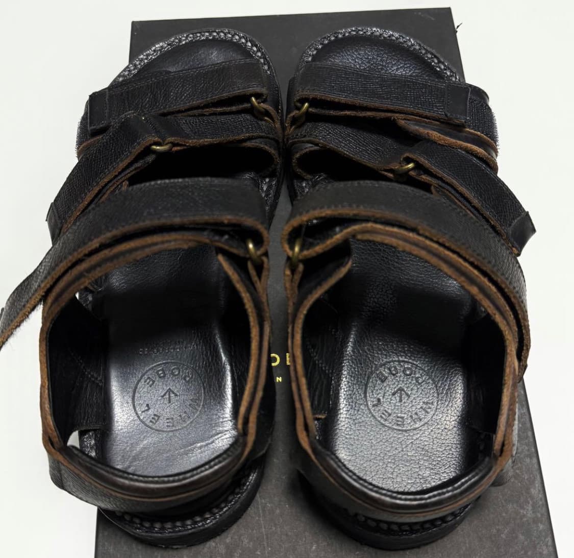 휠 로브 해치그레인 가죽 샌들 상품이미지2