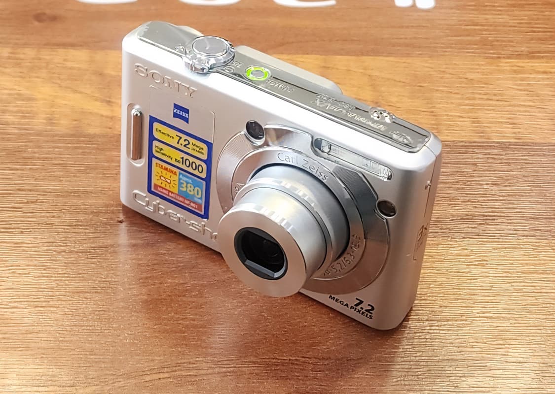 소니 사이버샷 DSC-W35 실버 디지털 카메라 판매합니다. 상품이미지1