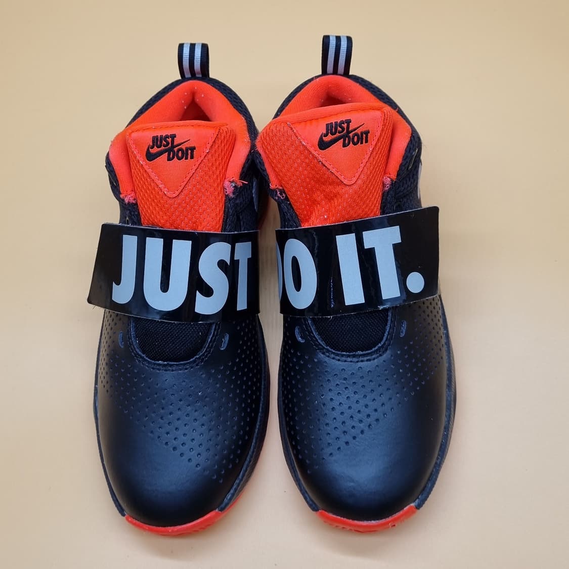 나이키 팀허슬D8 운동화230. 상품이미지2