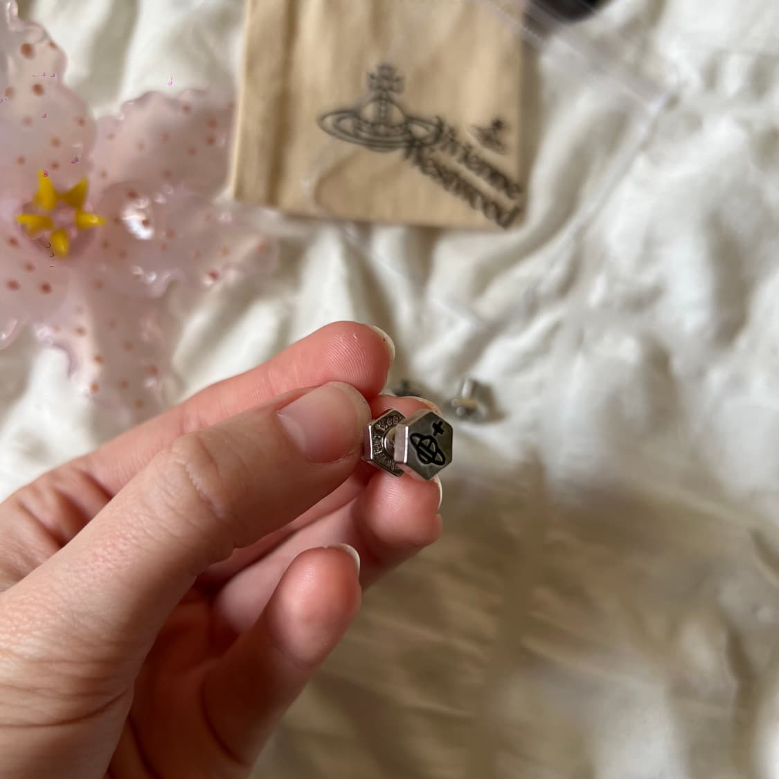 비비안웨스트우드 아델 볼트 이어링 상품이미지10