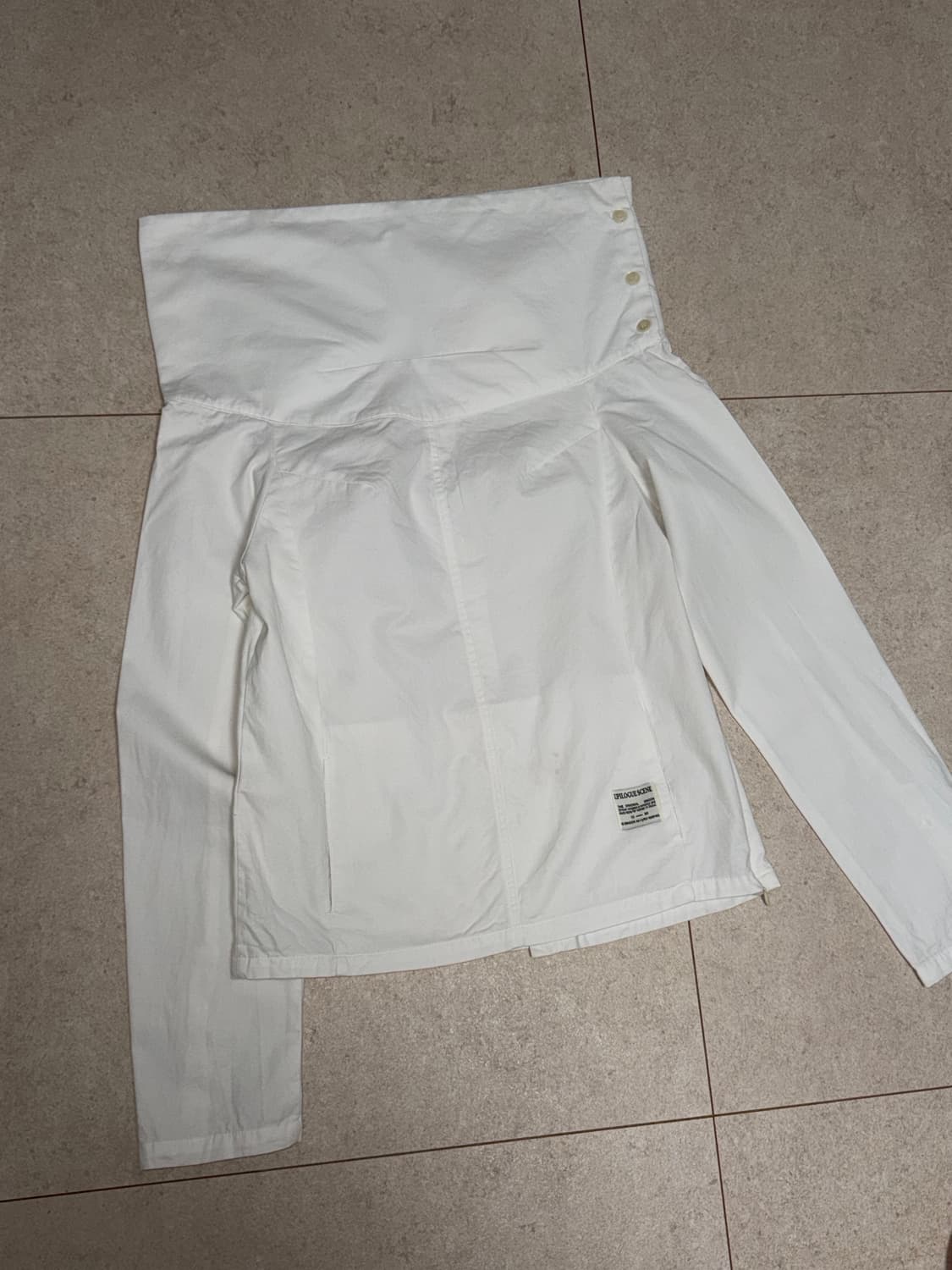 시눈 오프숄더 버튼 블라우스 아이보리 상품이미지9