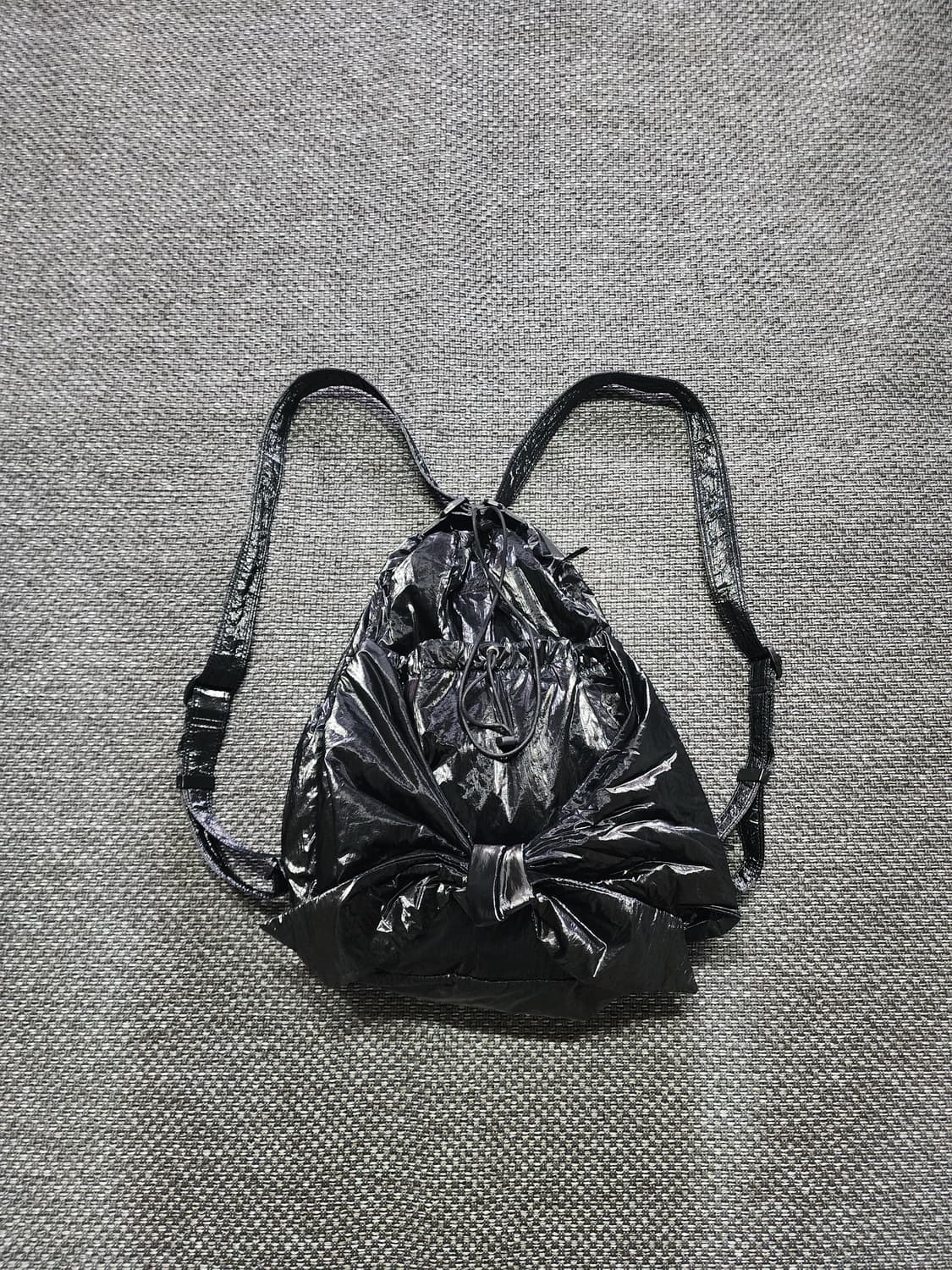 아떼 바네사브루노 르봉 글로시 백팩 상품이미지1