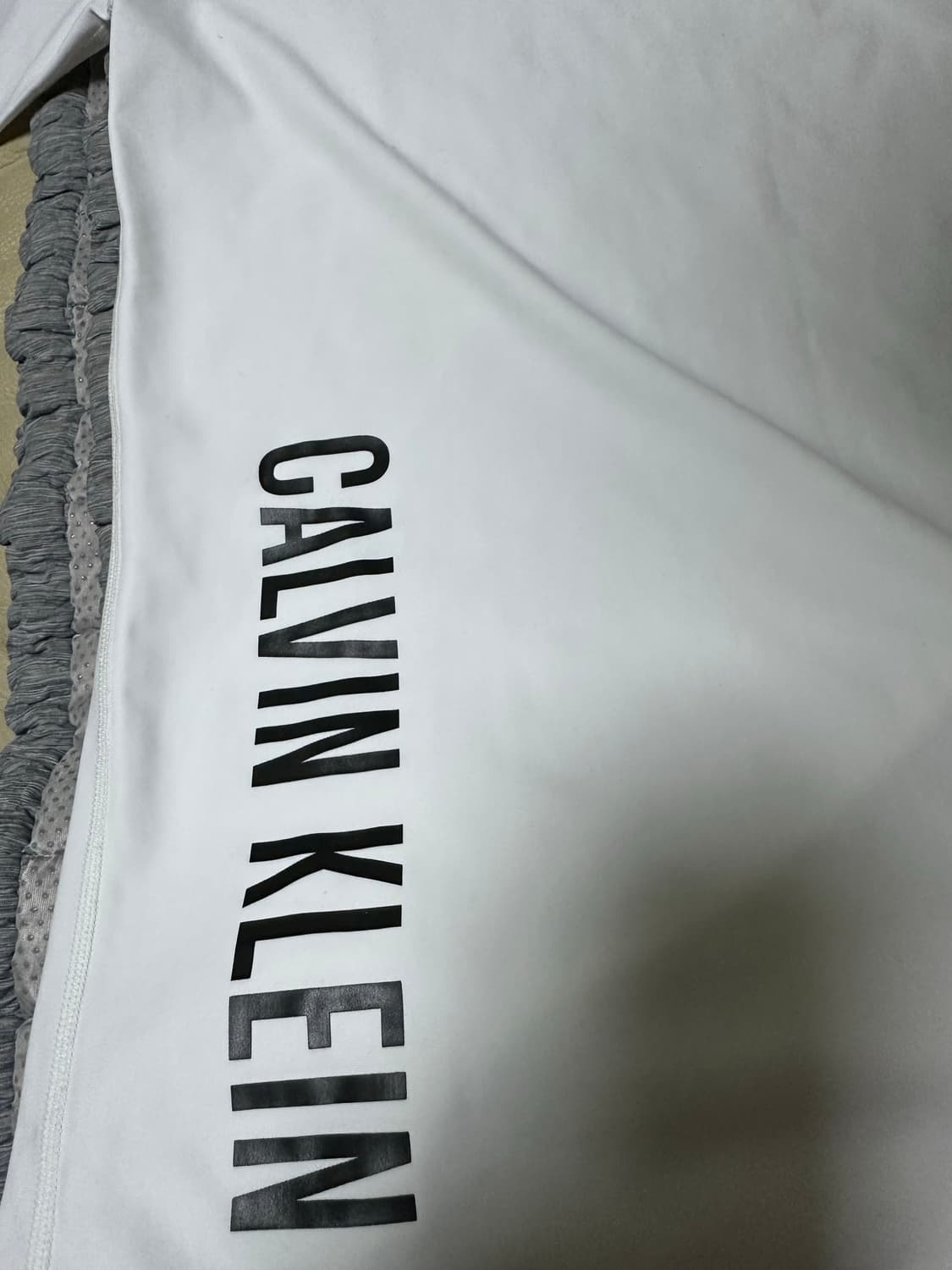 캘빈클라인 화이트 블랙 라인 집업 긴팔티 상품이미지5