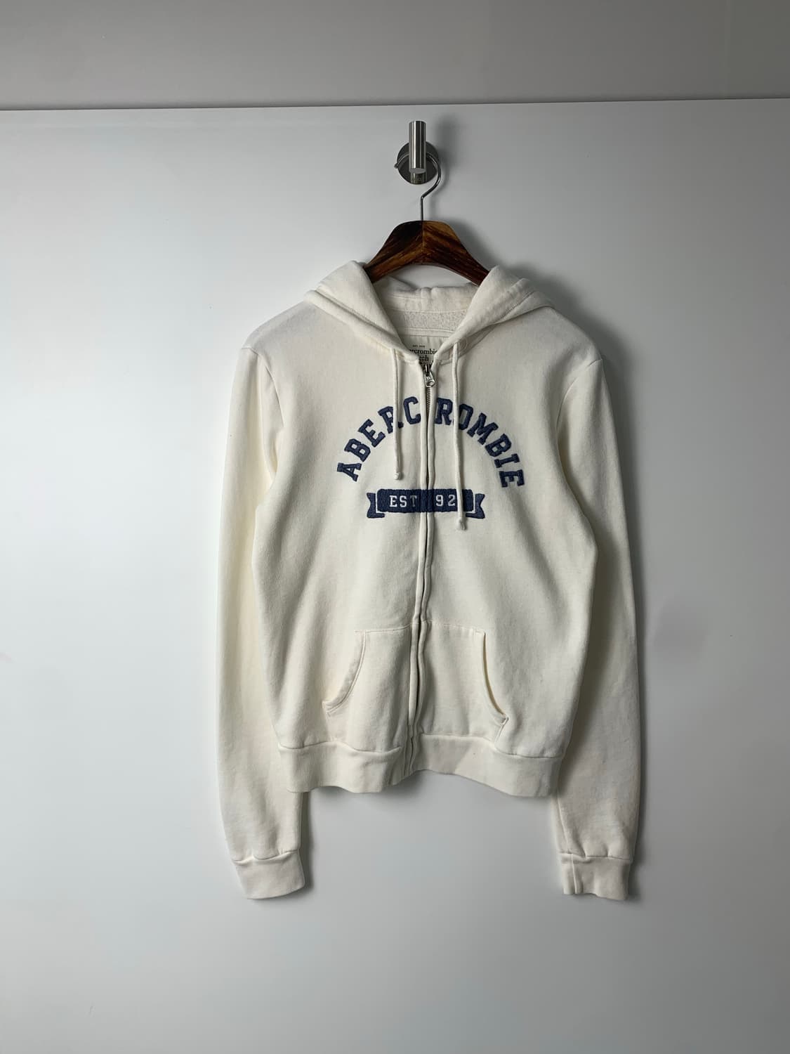 아베크롬비 y2k 와투케 화이트 후드집업 상품이미지2