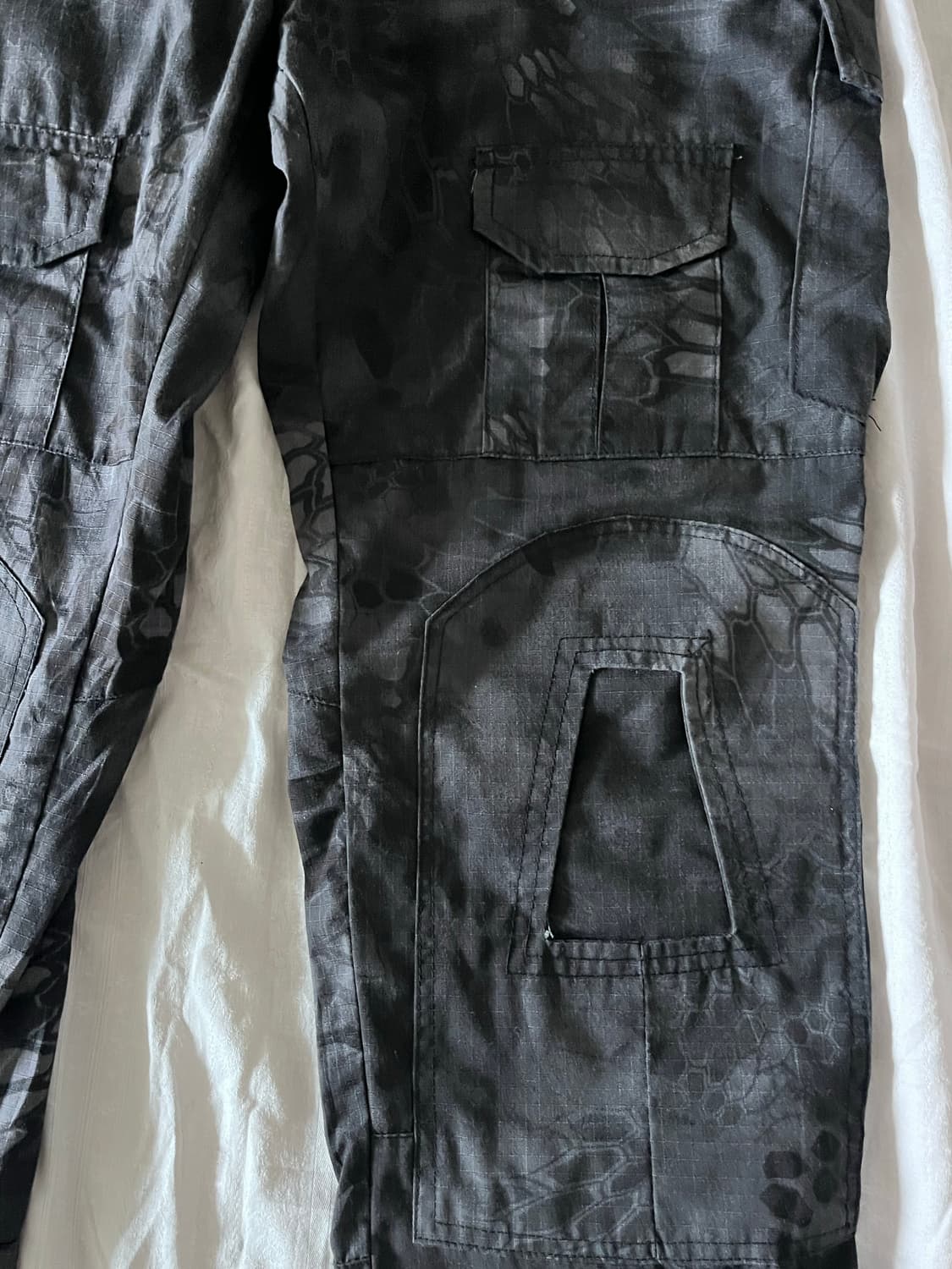 Python Pattern Detail Cargo Pants 상품이미지3