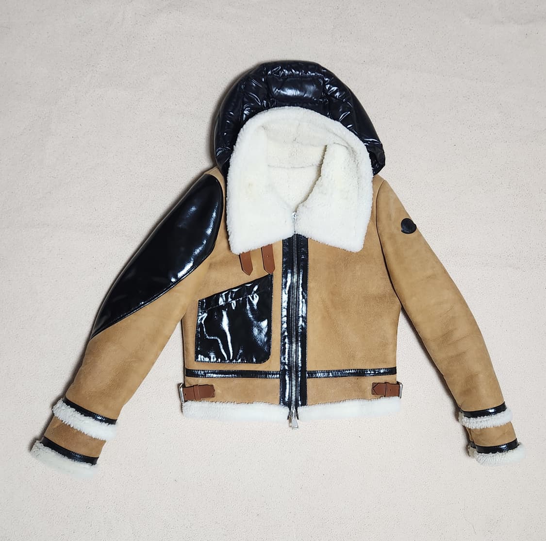 몽클레어 무스탕 후드 자켓 상품이미지1