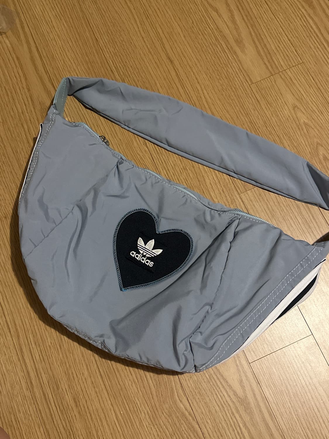 아디다스 하트백 상품이미지2