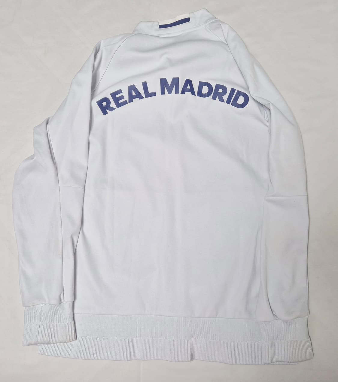 레알 마드리드 트레이닝 상의 팝니다  상품이미지2