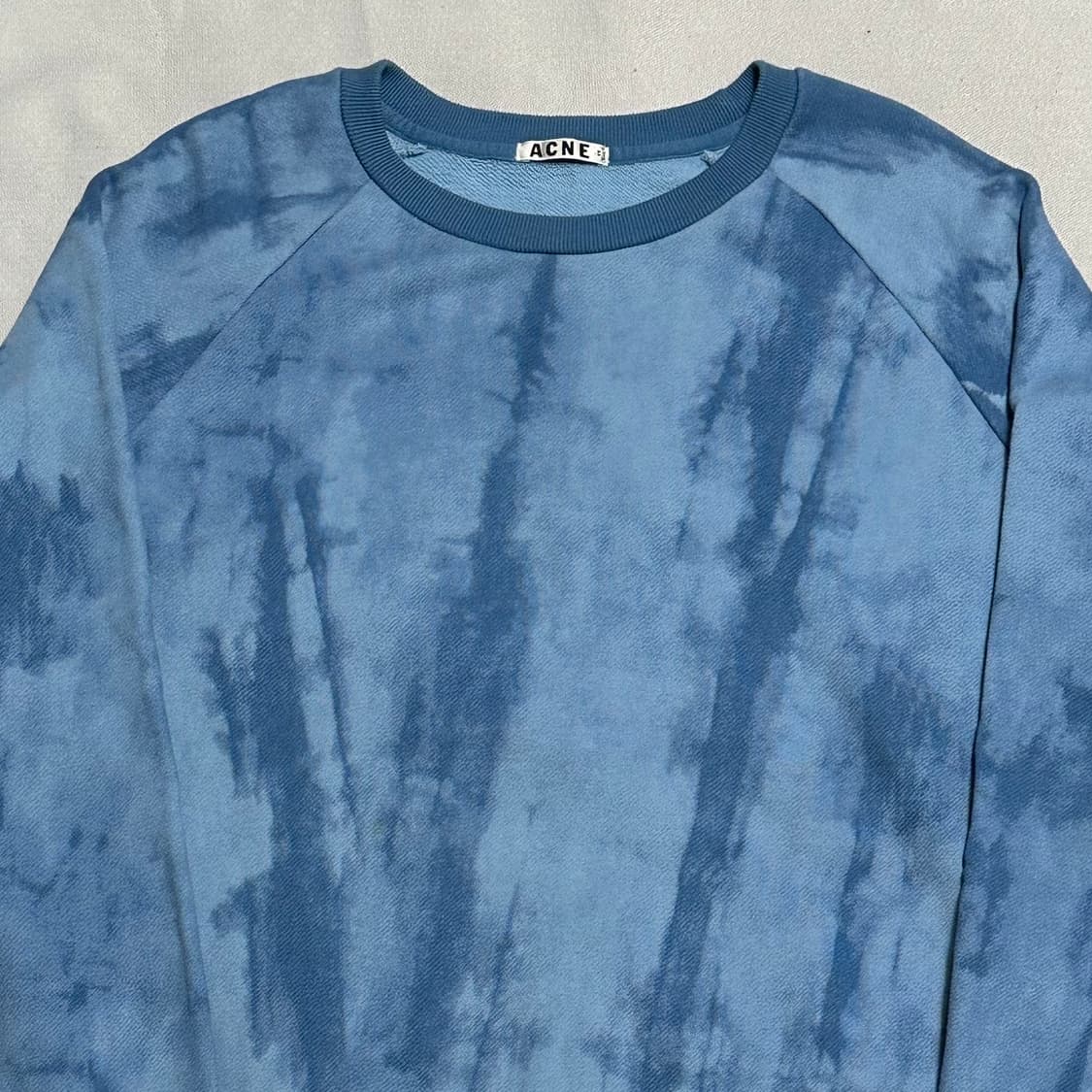 XS 아크네 스튜디오 블루 타이다이 맨투맨 상품이미지1