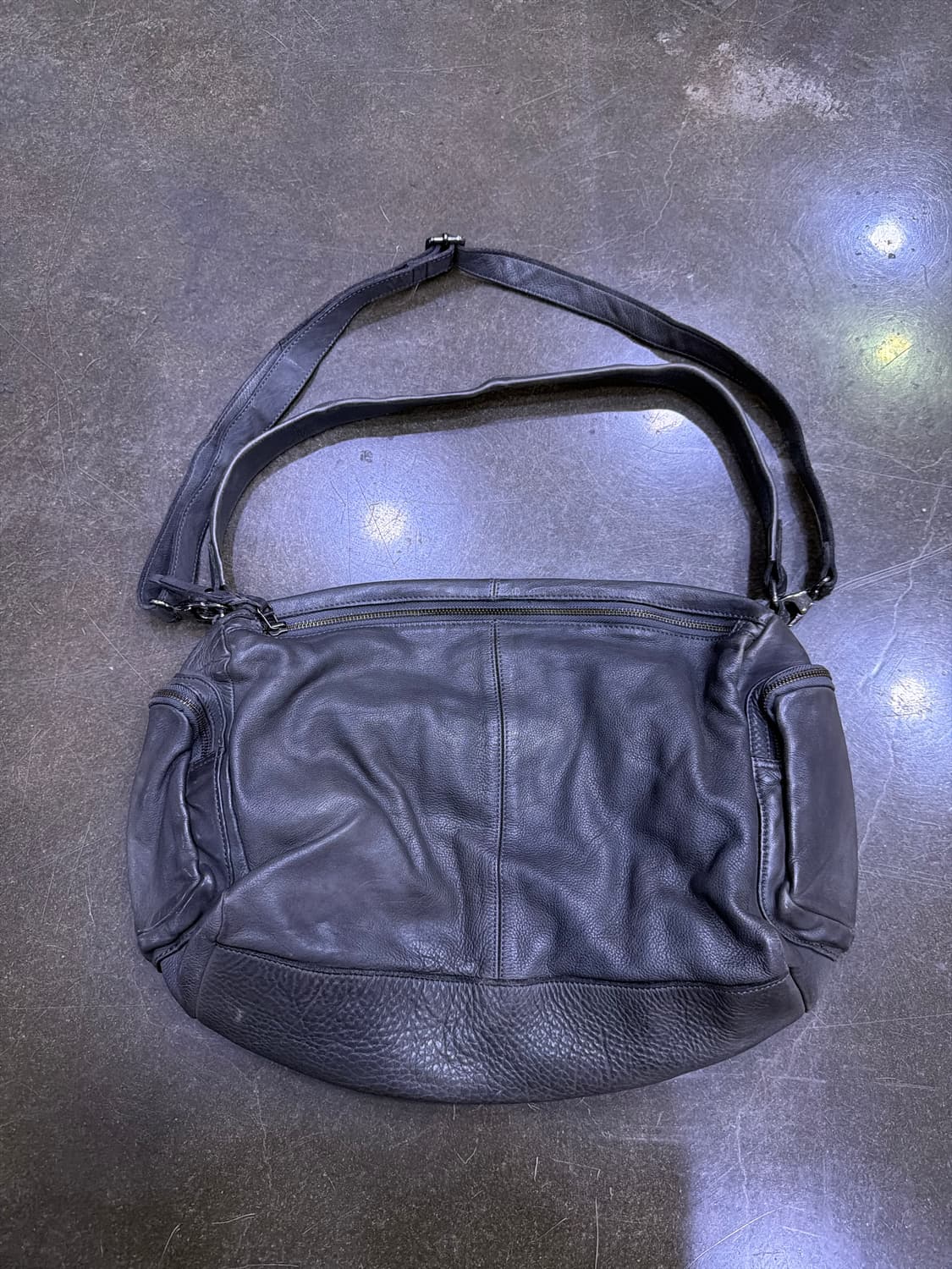 쟈딕앤볼테르 멀티 포켓 유틸리티 레더 그레이 숄더 크로스백 상품이미지2