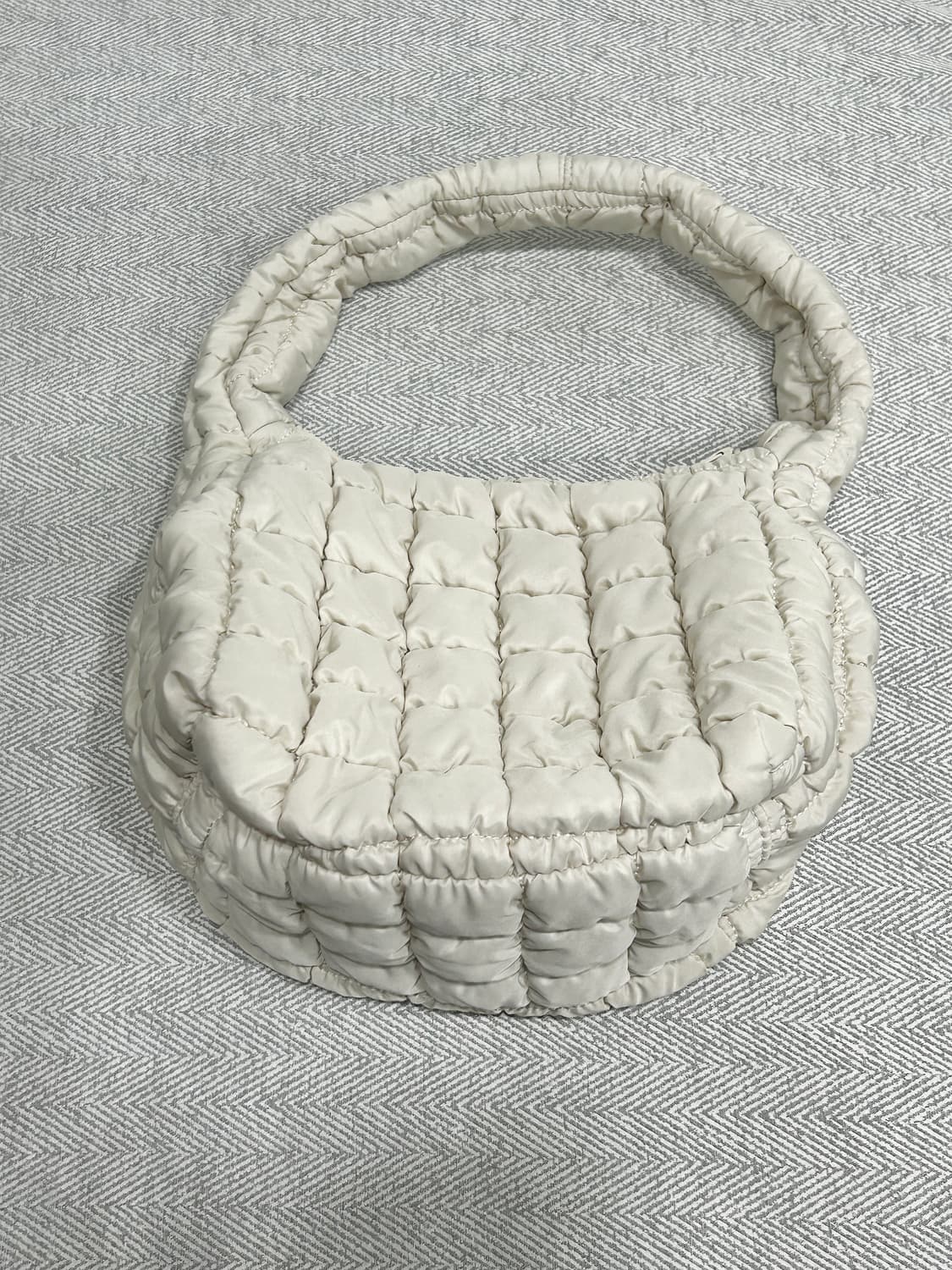 코스 COS 미니 구름백 아이보리 상품이미지2