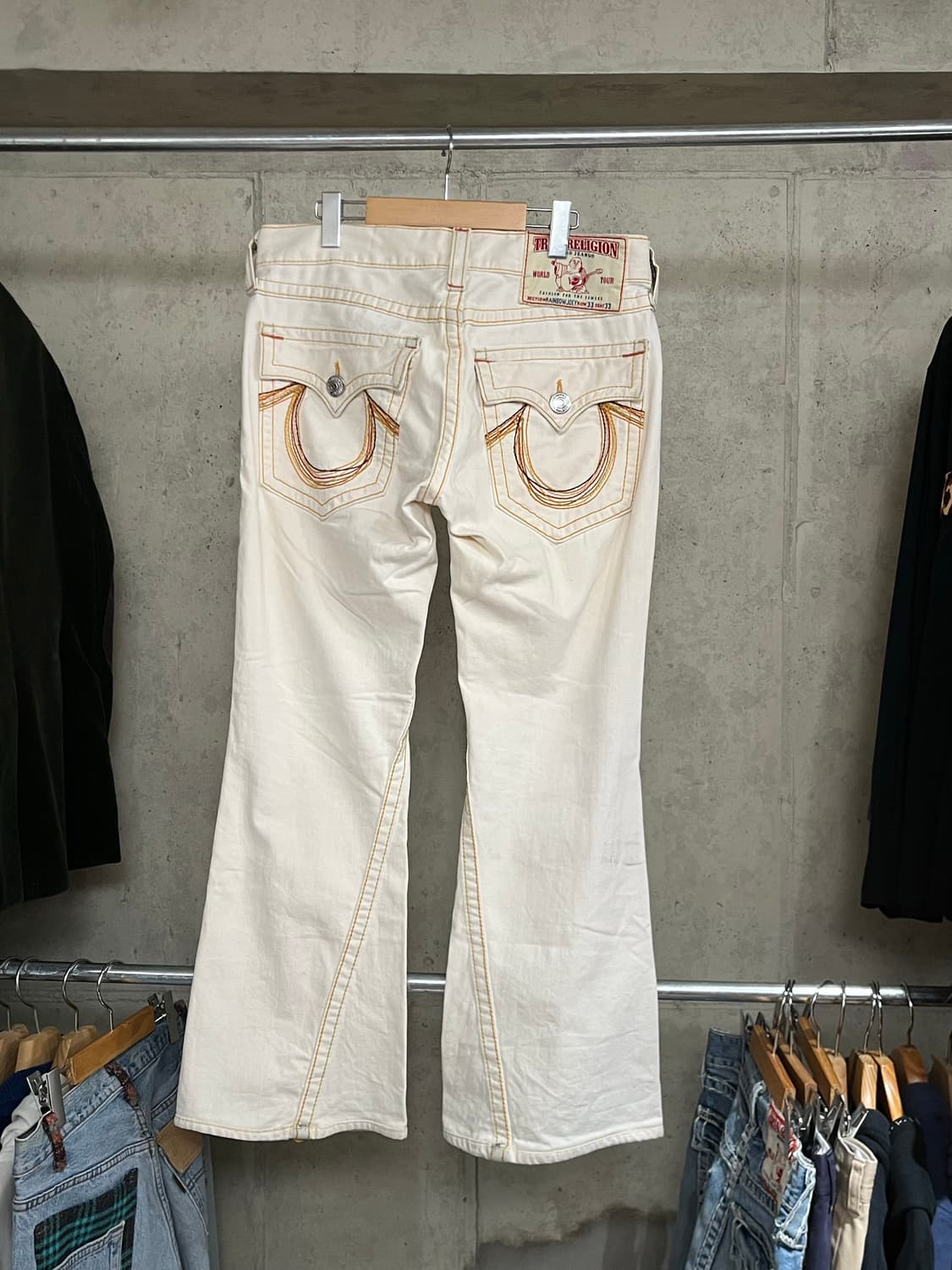 TRUE RELIGION FLARE DENIM PANTS 상품이미지3