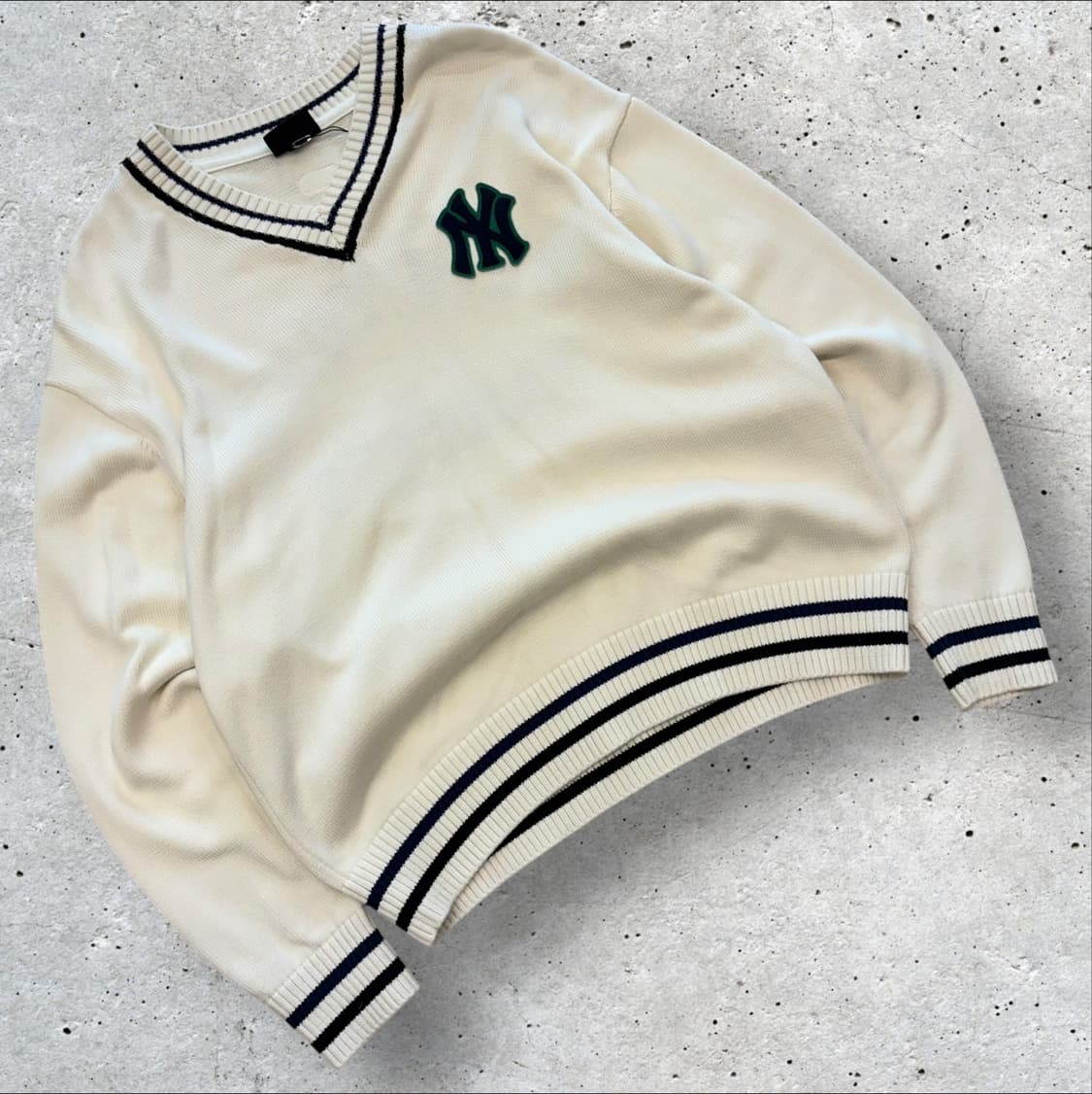 [M] 엠엘비 MLB 뉴욕 양키스 브이넥 아이보리 니트 스웨터 D149 상품이미지2