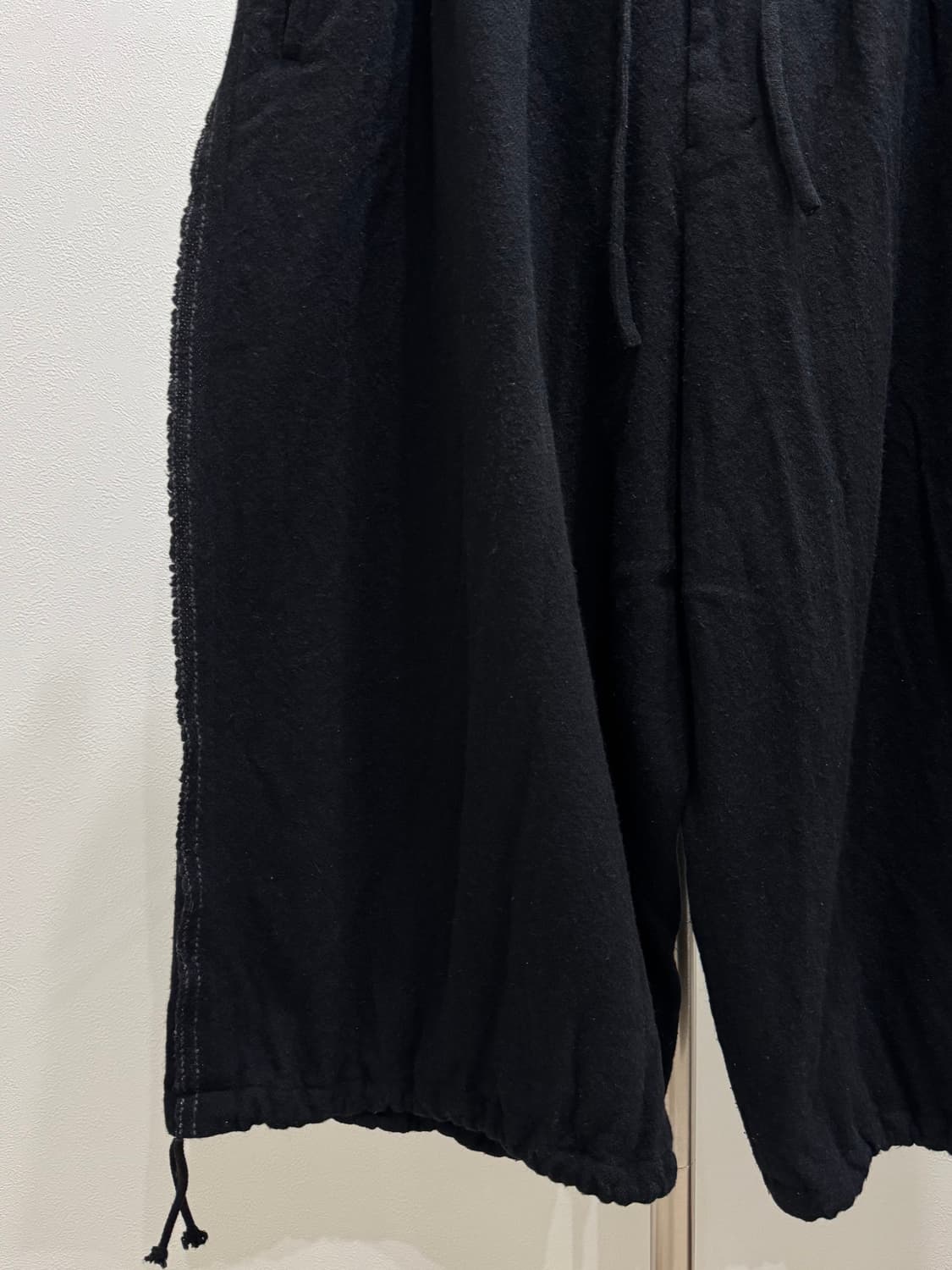 요지야마모토 18aw 개버딘 하카마 벌룬 팬츠 상품이미지4