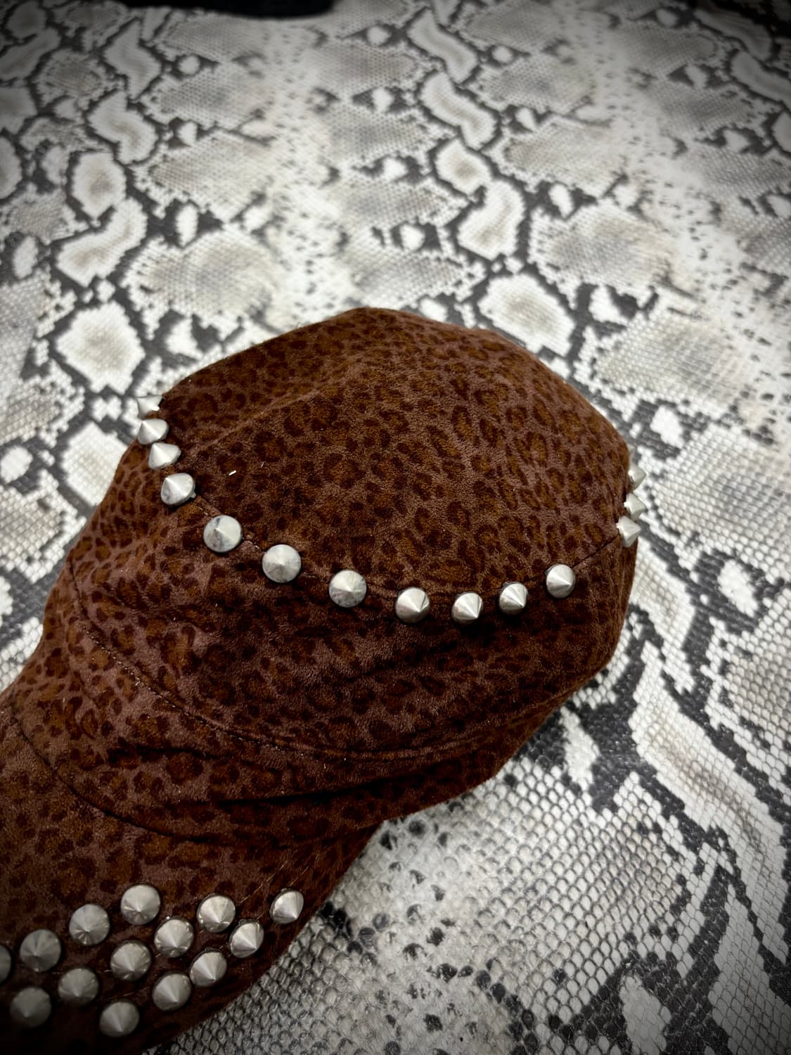 “Vintage” Leopard Stud Cap 상품이미지3