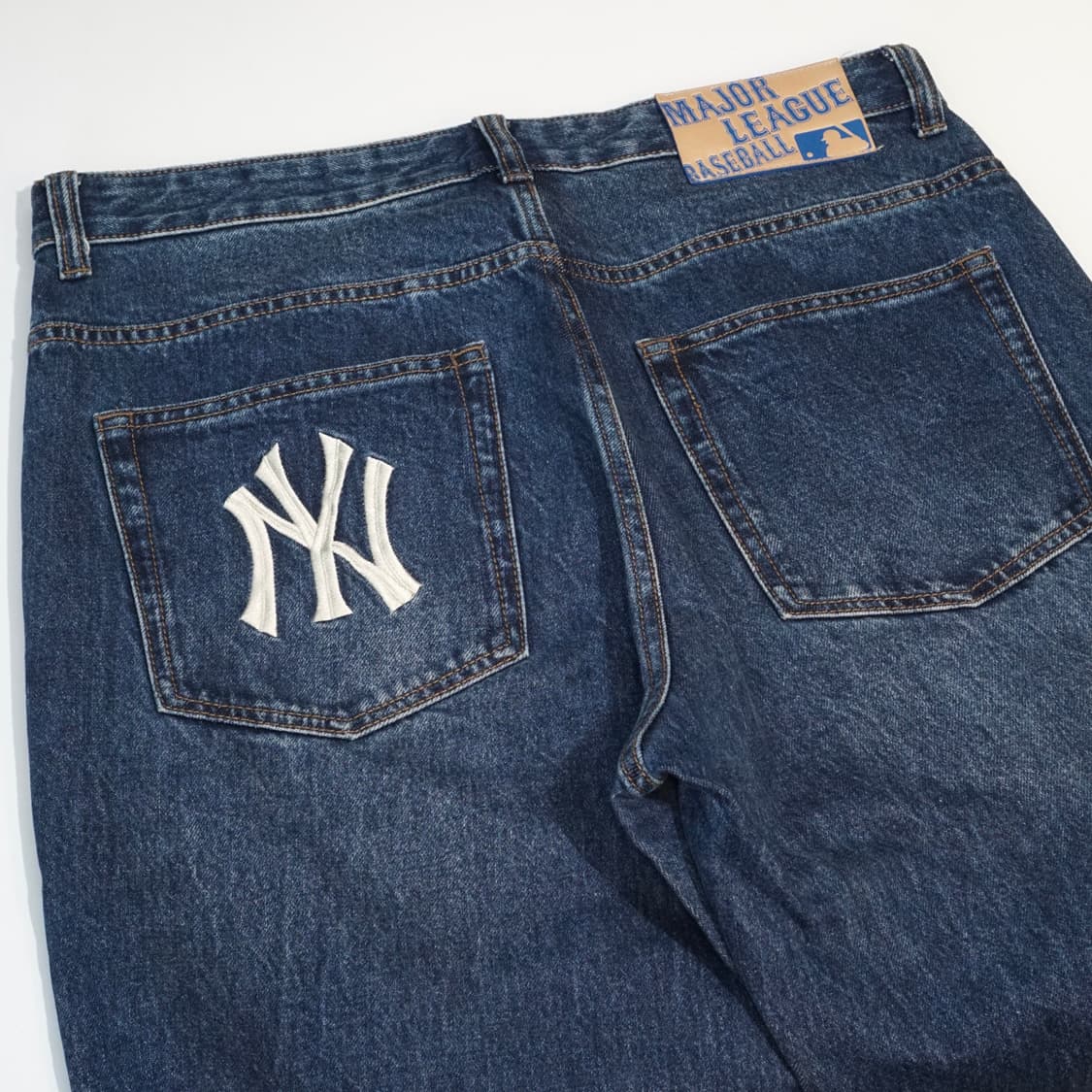 MLB 자수 로고 데님팬츠 상품이미지1