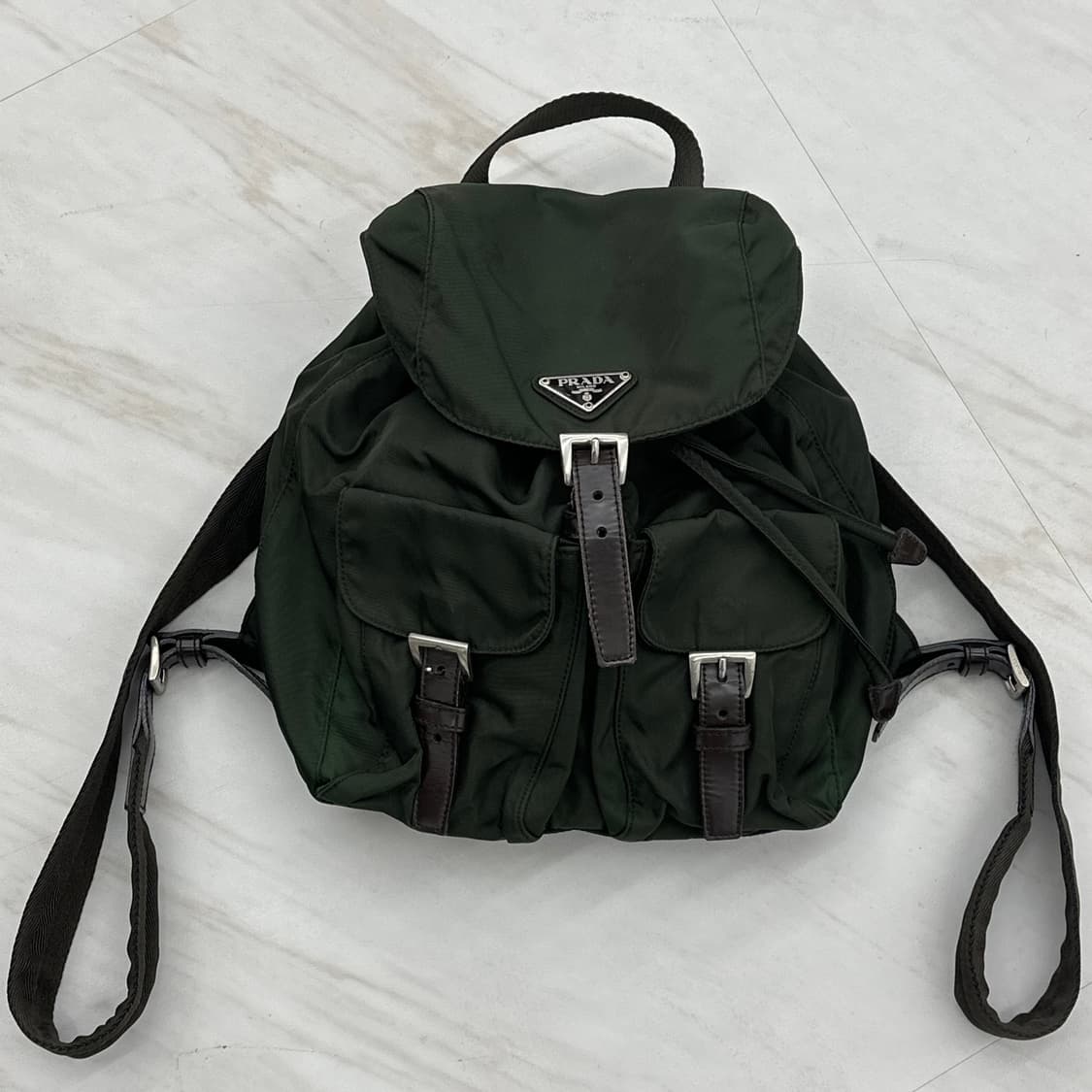프라다 포코노 백팩 나일론 카키 상품이미지2