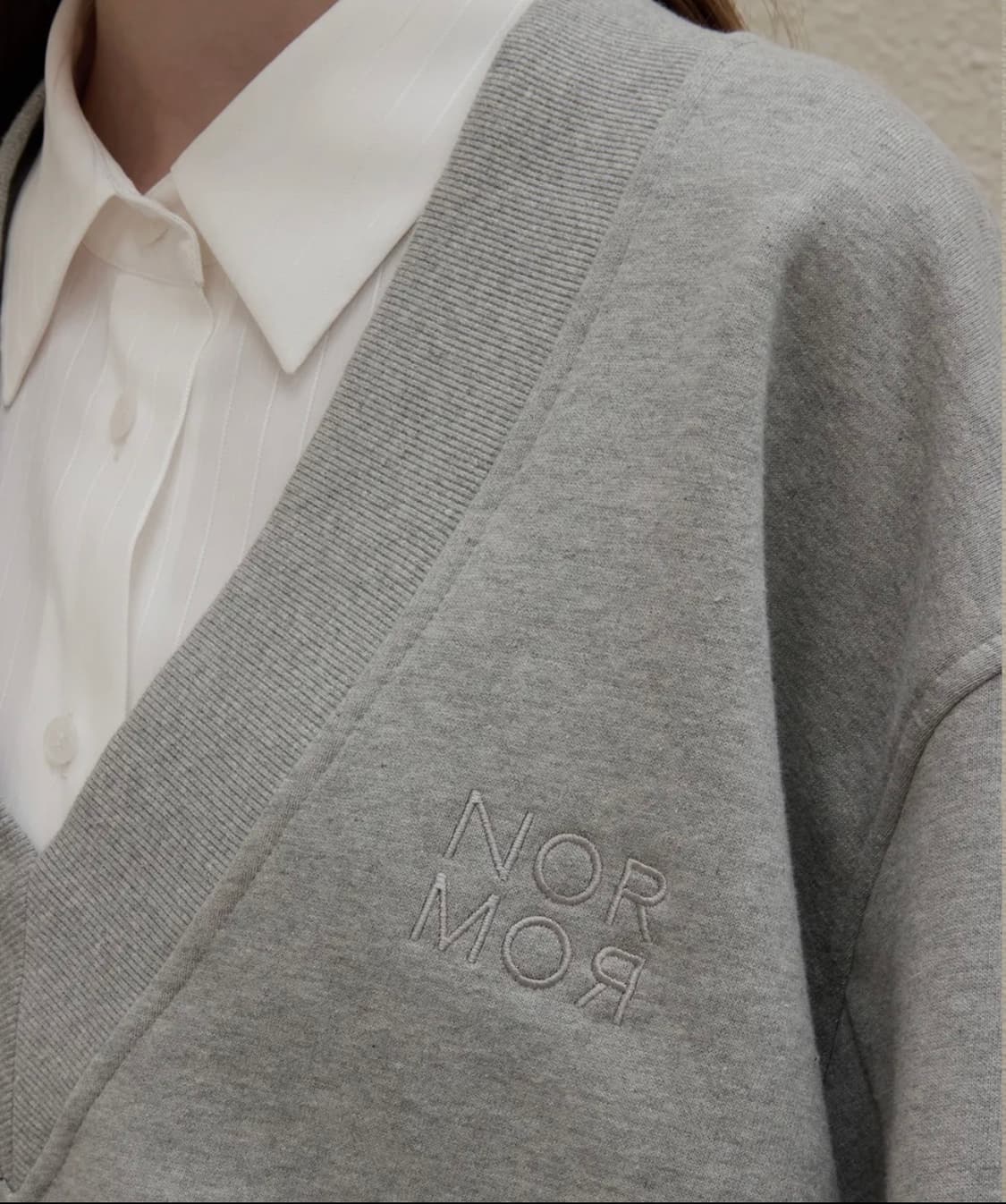 노머 브이넥 스웻셔츠 그레이 상품이미지2