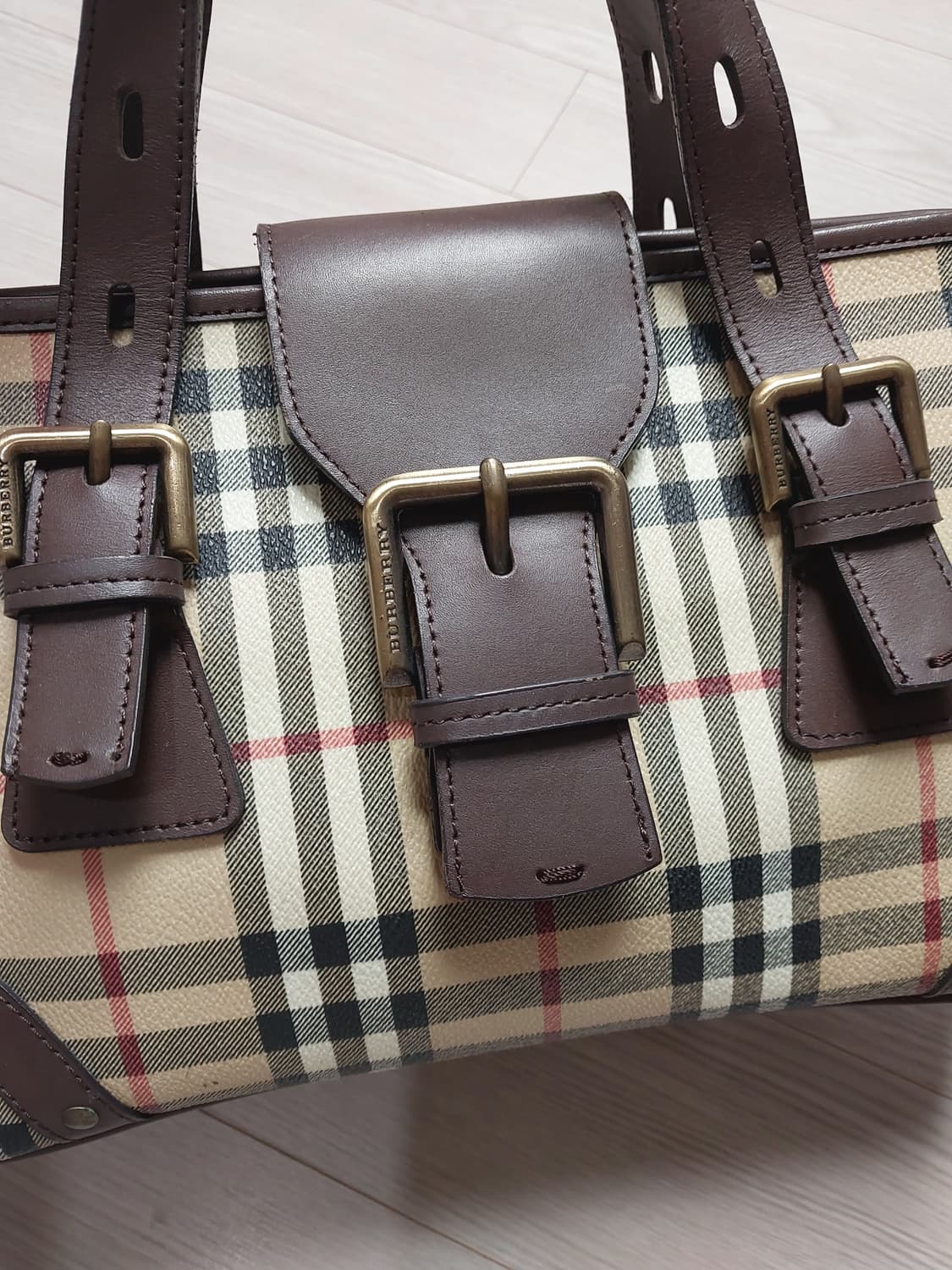버버리 클래식 체크 토트백 상품이미지3