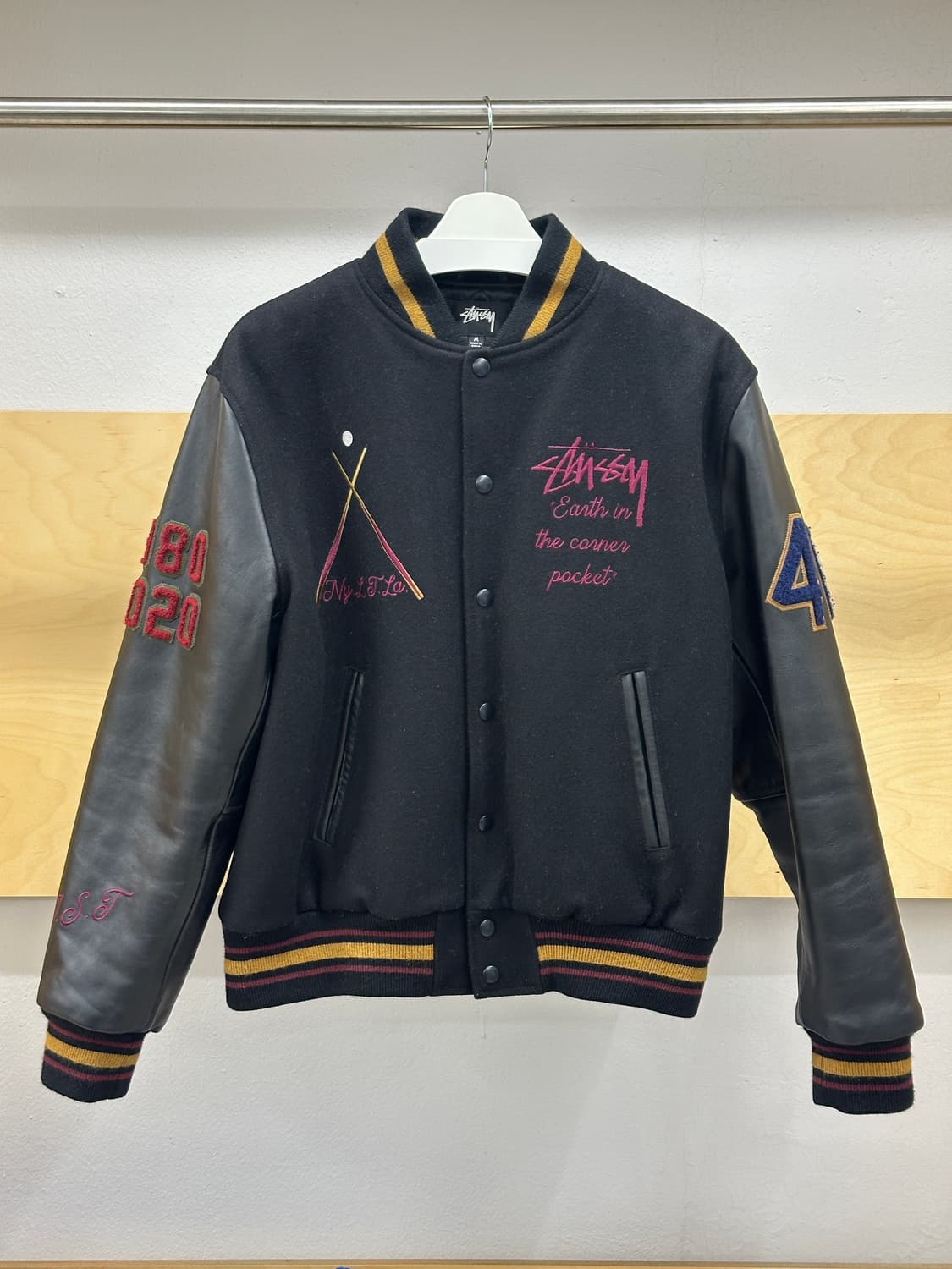 [M] 스투시 40주년 IST 바시티 자켓 (NY.LT.LA ver.) 상품이미지1