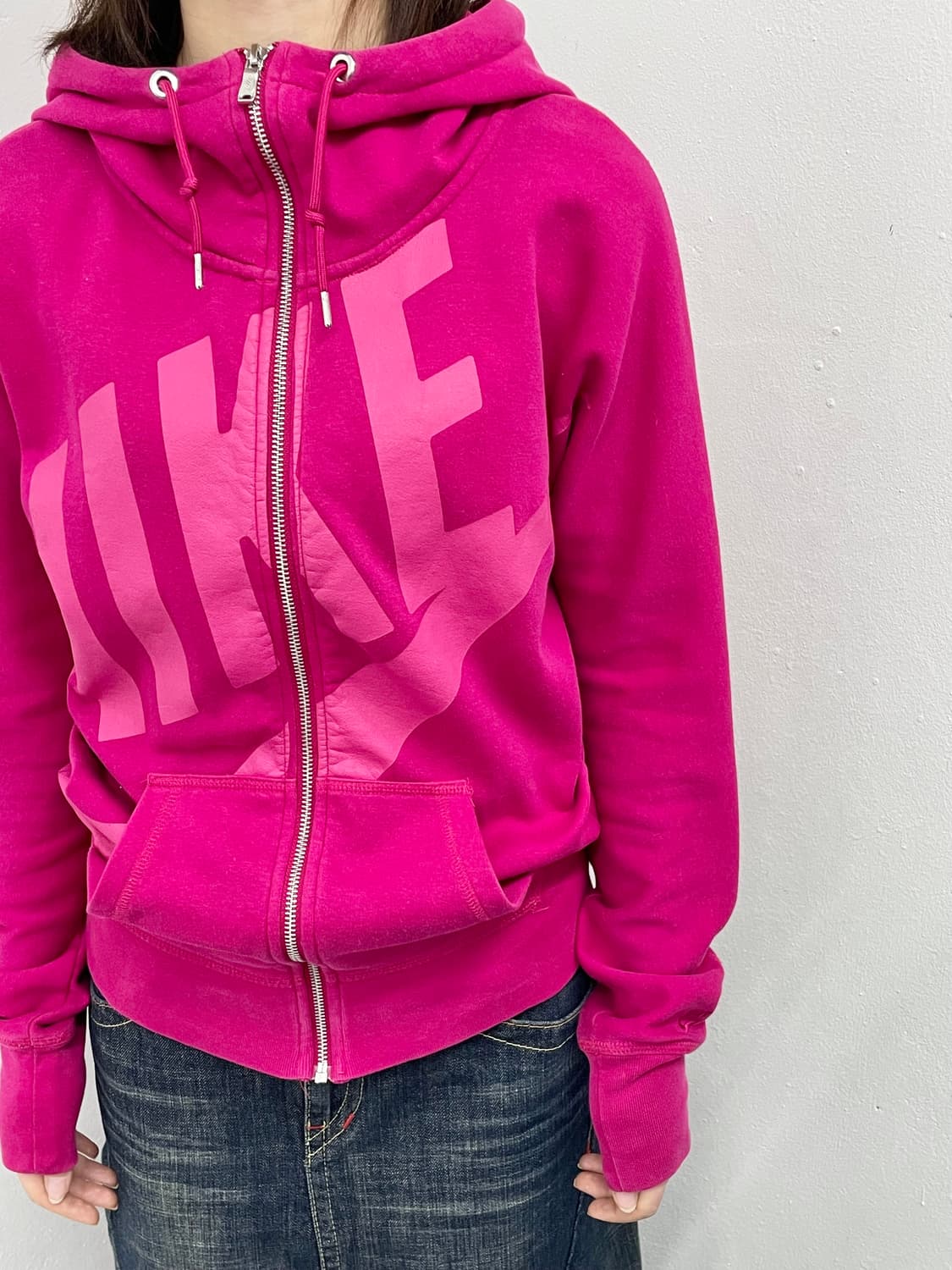 마젠타 나이키 로고 후드집업 상품이미지3