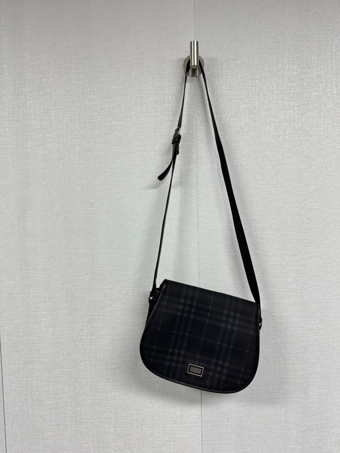 버버리 체크 크로스백 상품이미지1