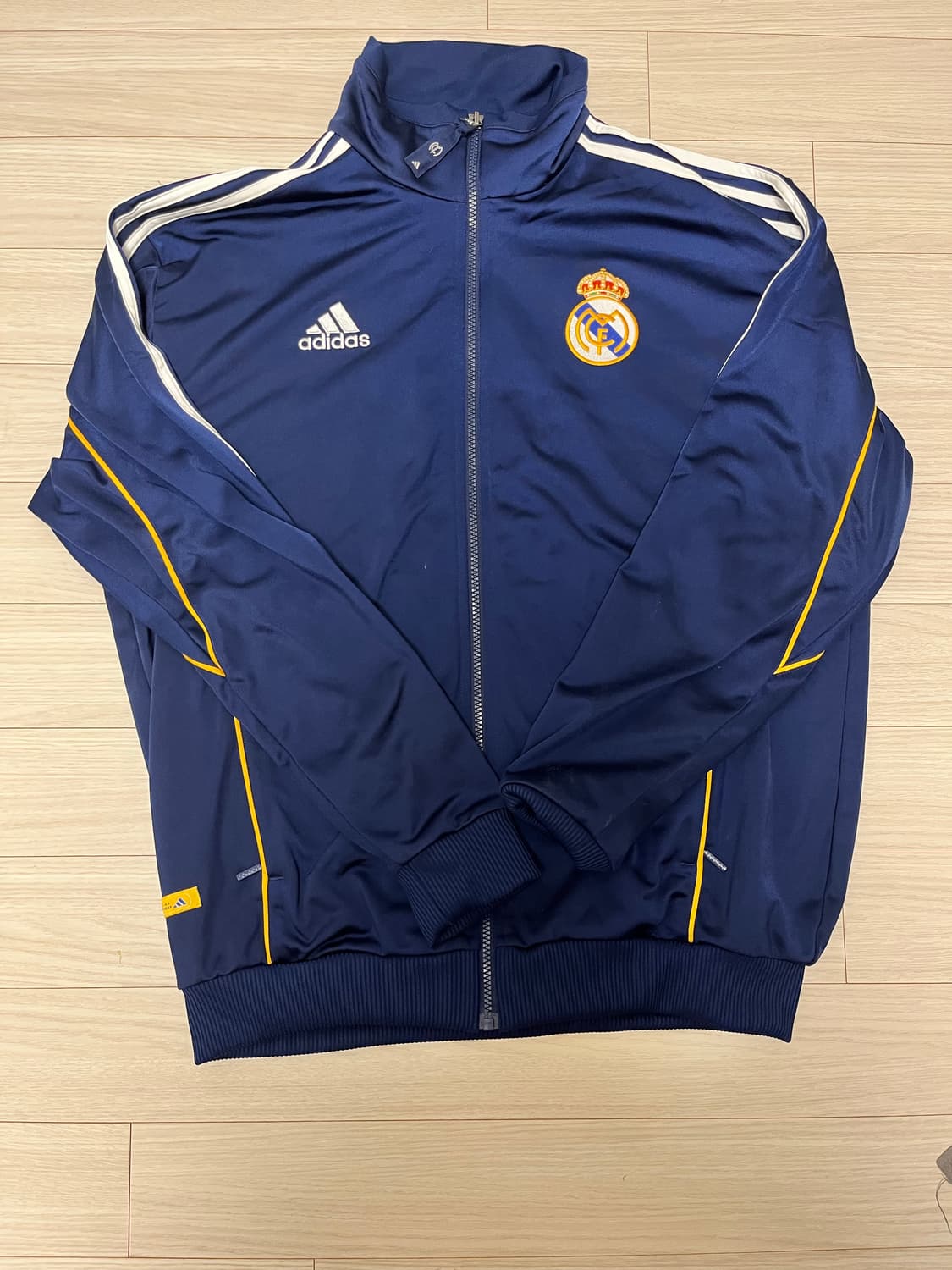 아디다스 레알 트랙탑 상품이미지1