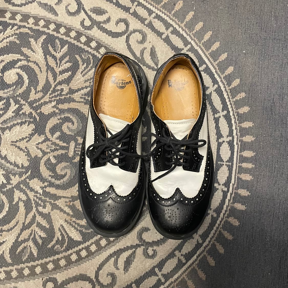 닥터마틴 10458 브로그 윙팁 슈즈   상품이미지3