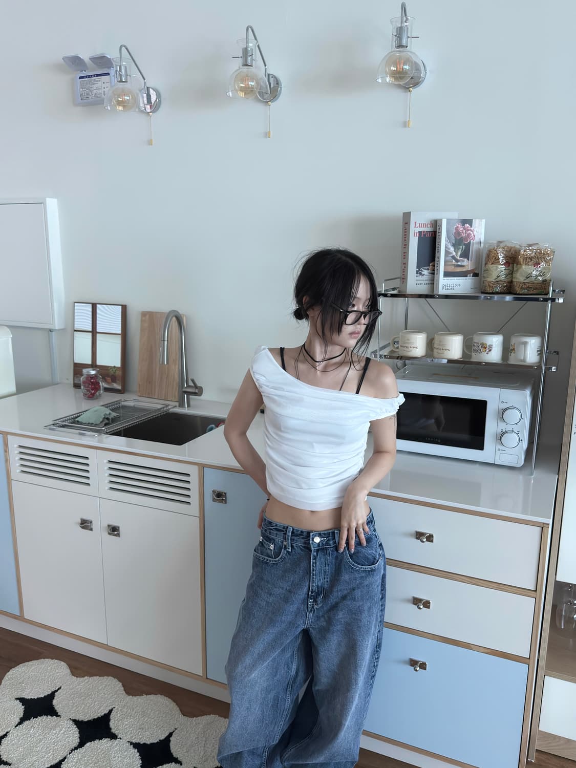 리버시블 셔링 오프숄더 티셔츠 블라우스 화이트 상품이미지1