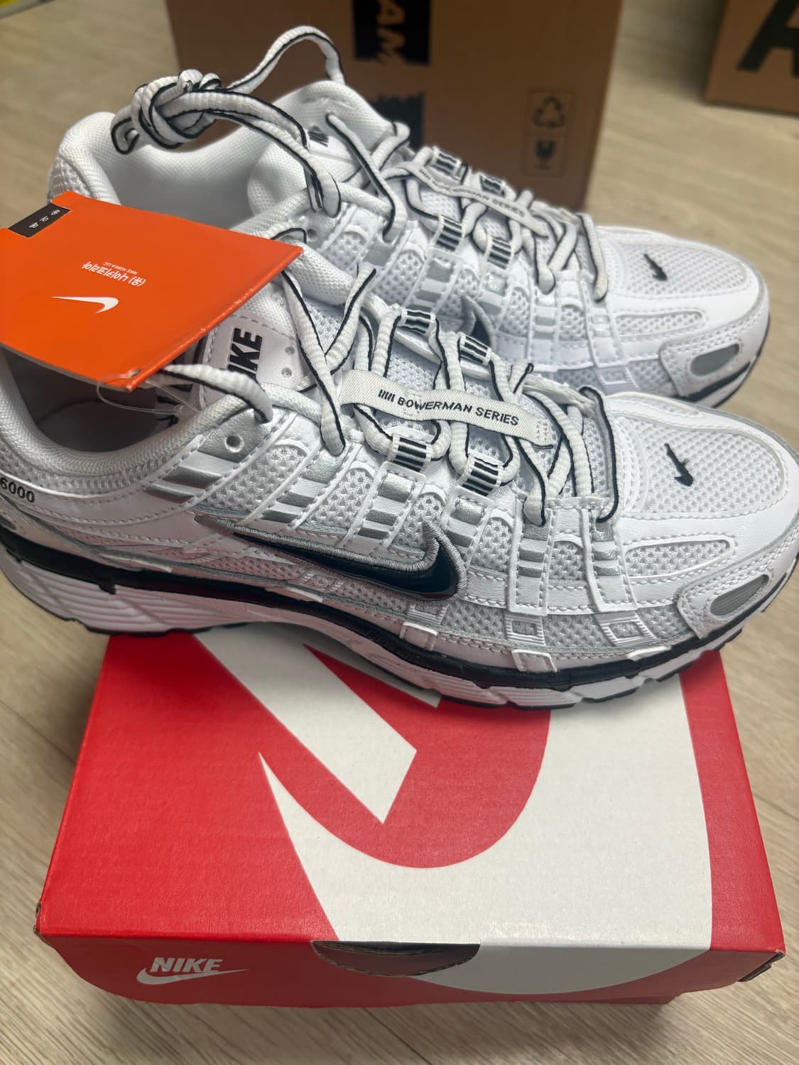 나이키 P-6000 화이트 메탈릭 실버 230 상품이미지4