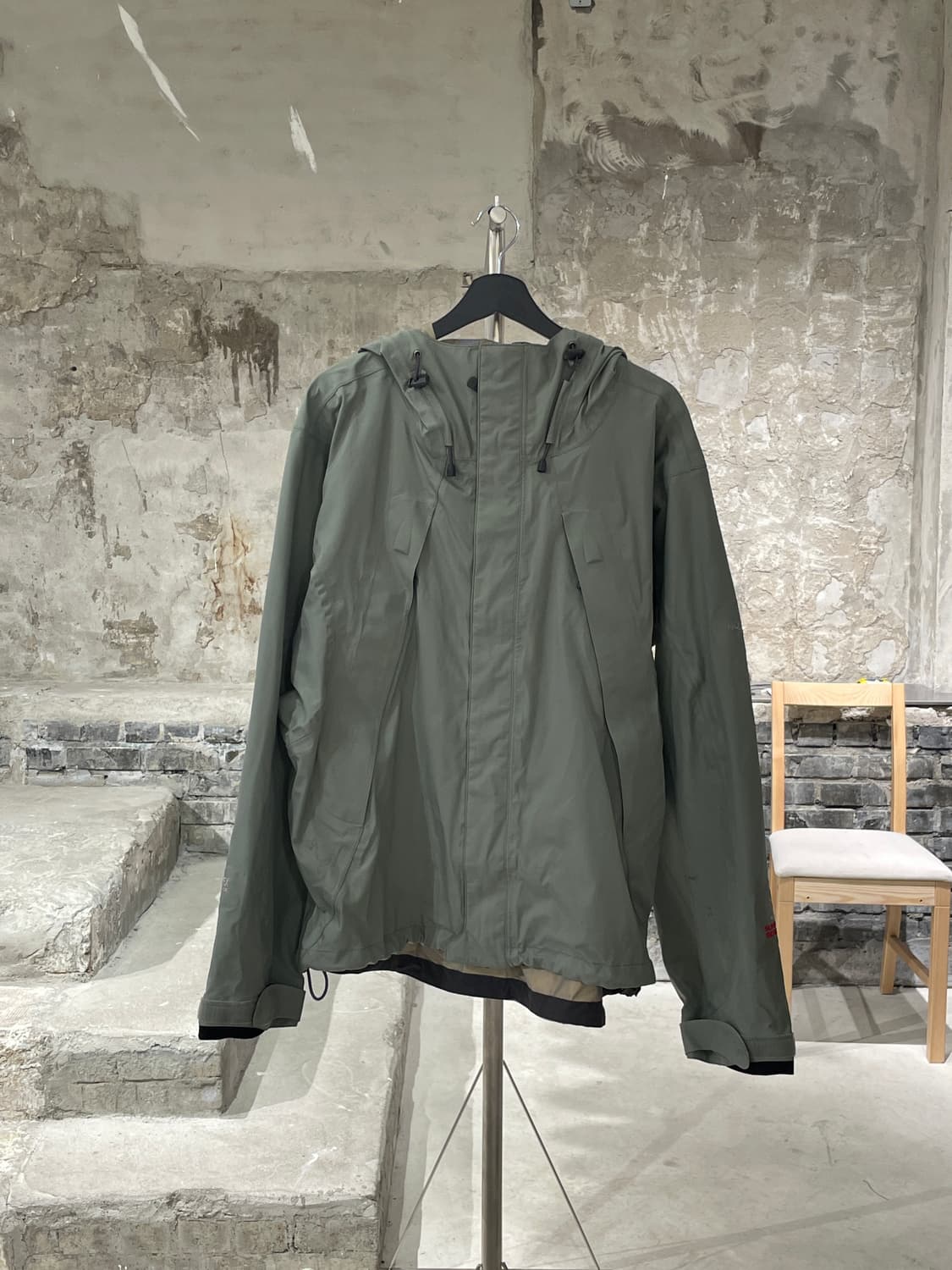 노스페이스 라이트 카키 써밋 시리즈 고어텍스 나일론 자켓 상품이미지1