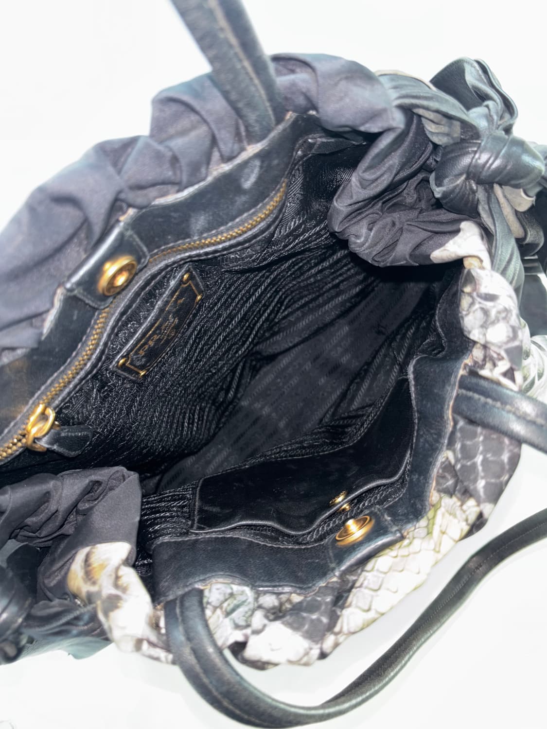 Prada 프라다 파이톤 프린트 나일론 숄더백  상품이미지8