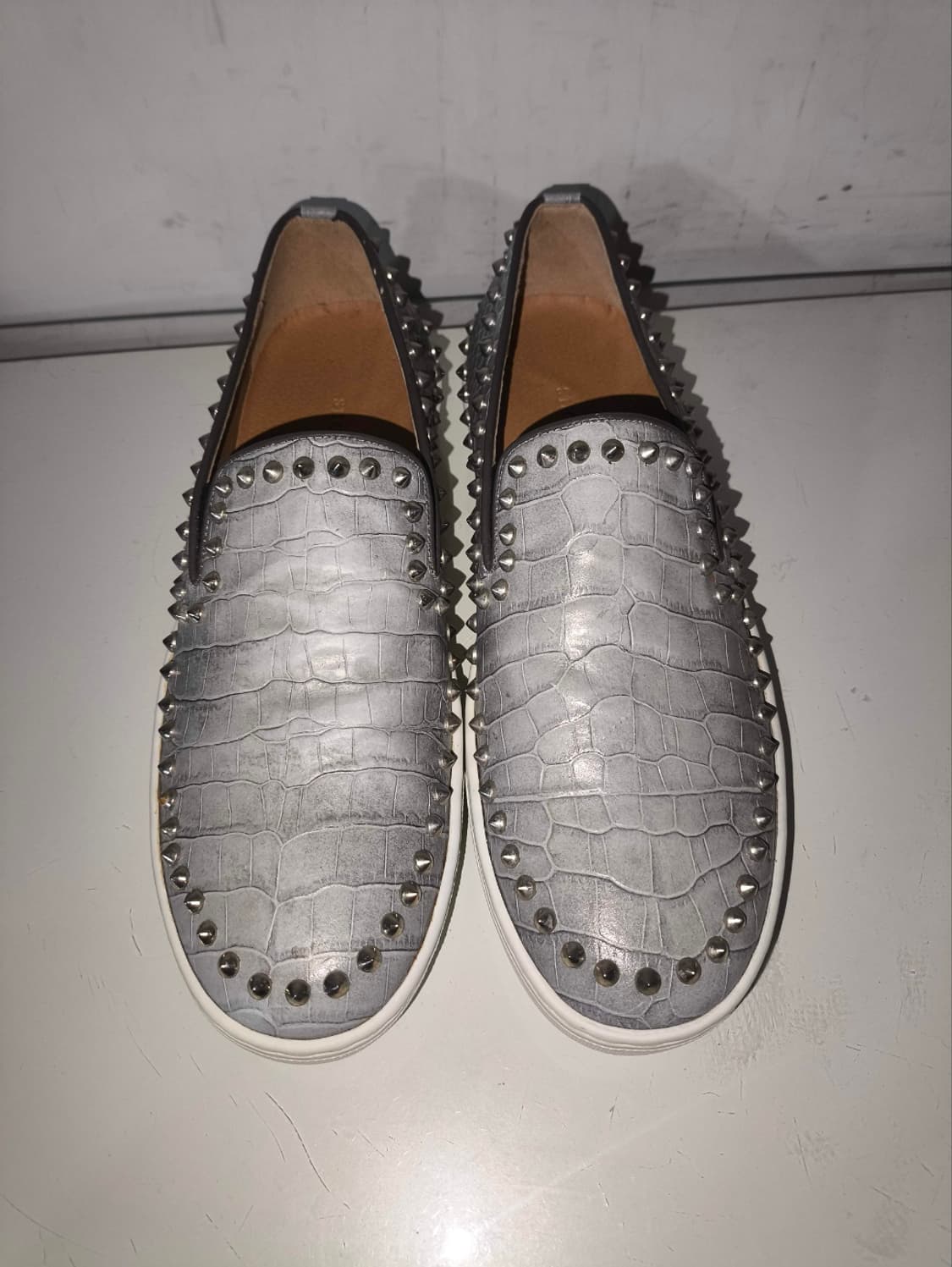 255mm 스터드 가죽 슬립온 슈커스 상품이미지1