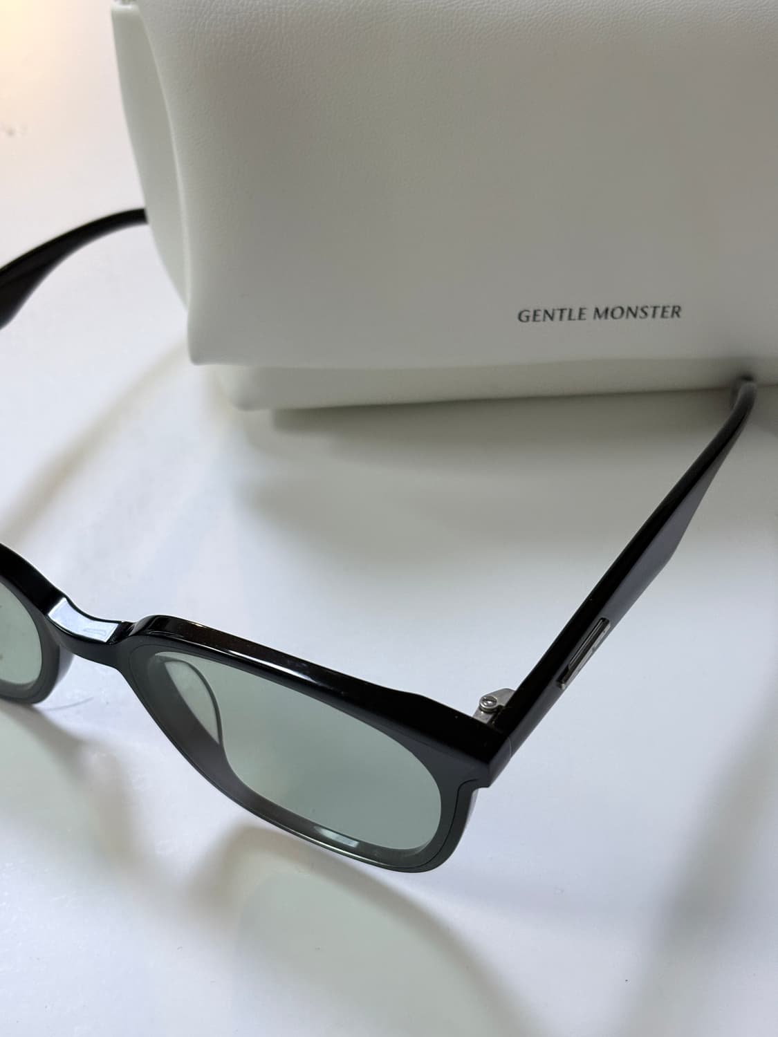 젠틀몬스터 릴리트01 K 카키 상품이미지1