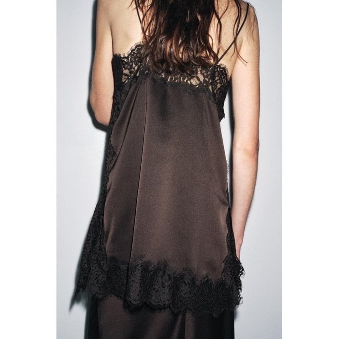 자라 새틴 레이스 탑 다크브라운 상품이미지2