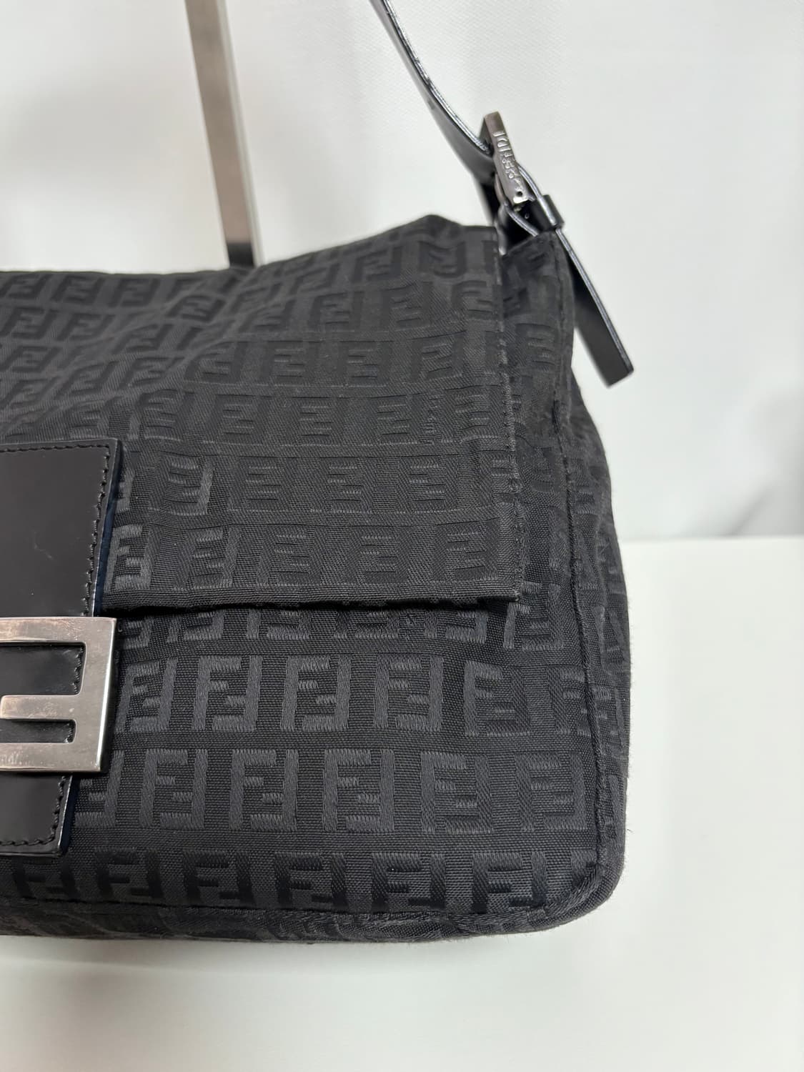 펜디 주키노 맘마백 블랙 상품이미지4